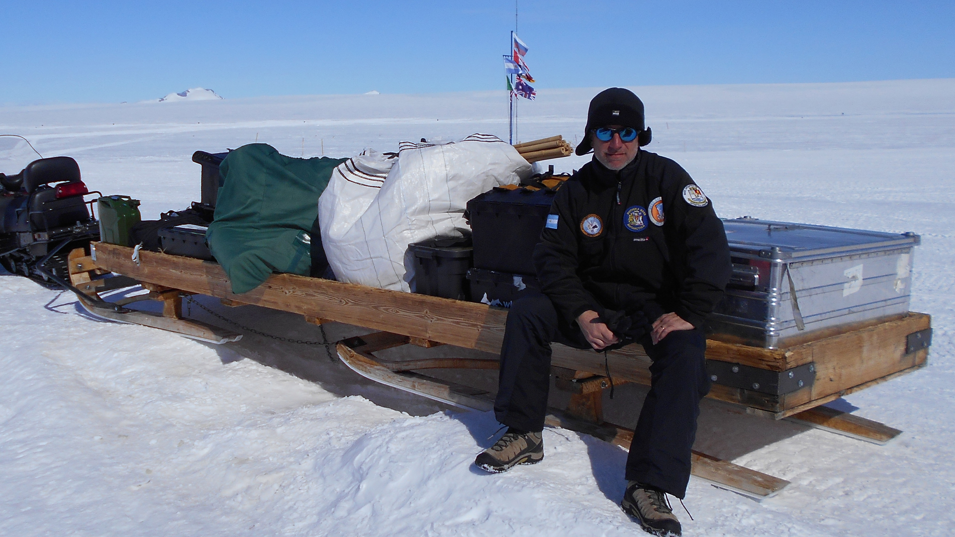 El autor en uno de sus viajes a la Antártida (Gentileza Carlos Flesia)