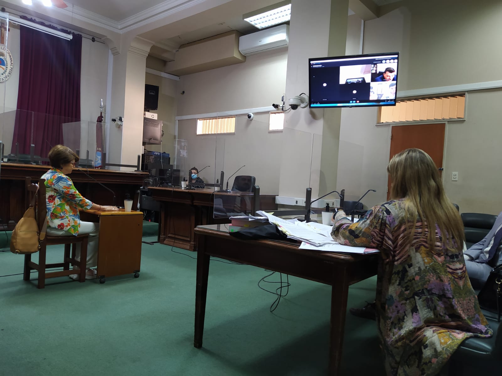 Testigos declarando en el juicio oral por el cobro del IFE en Salta
