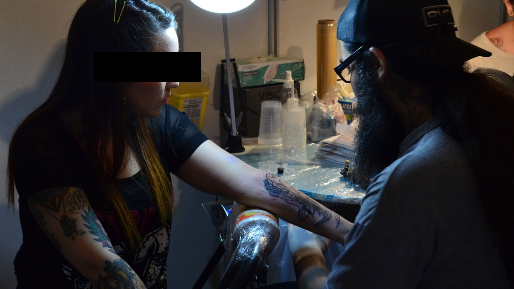 La viuda negra de 17 años que sedujo a un tatuador y era buscada por el crimen del economista de Palermo