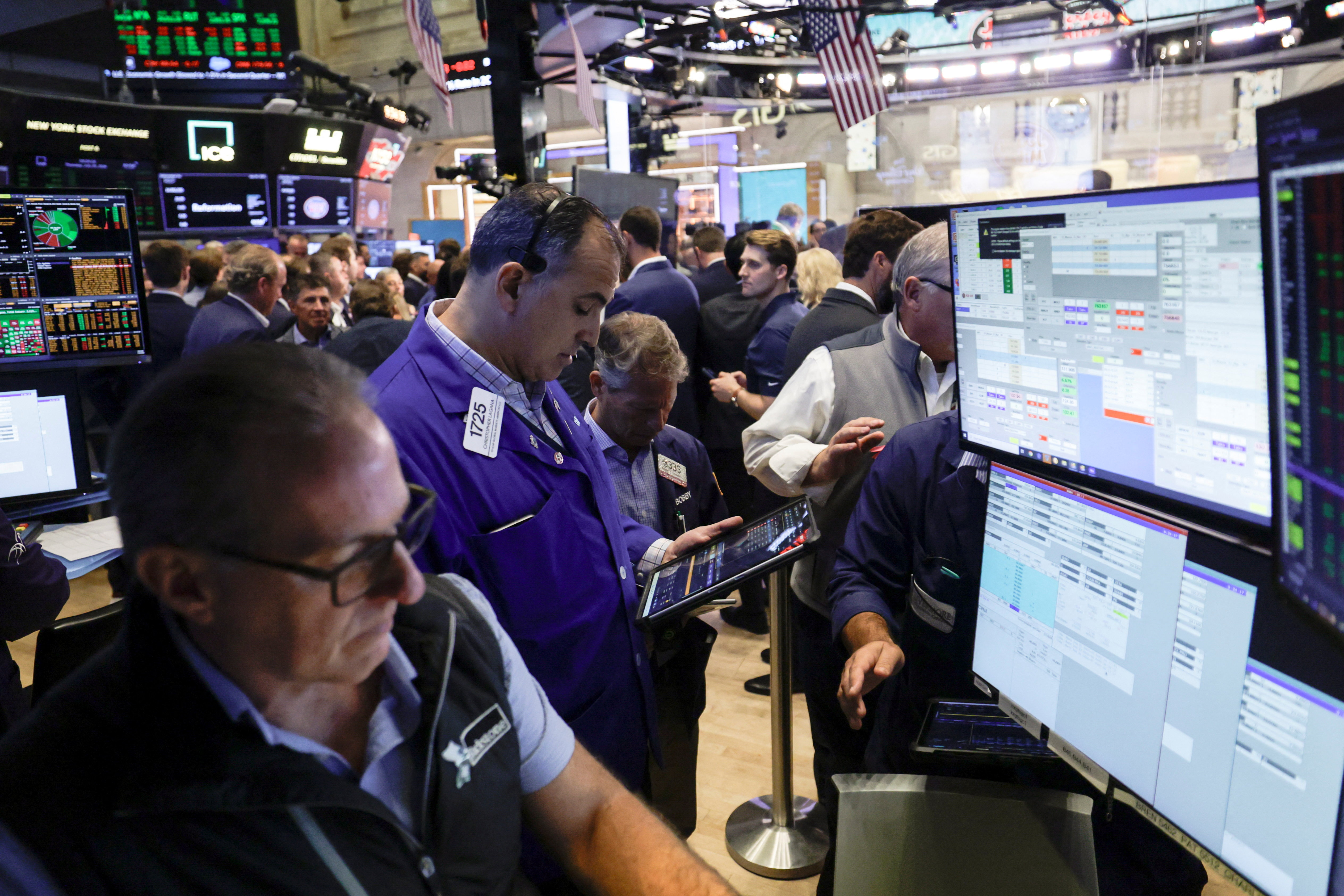 Jornada financiera: el riesgo pa&iacute;s subi&oacute; por octavo d&iacute;a consecutivo y alcanz&oacute; un m&aacute;ximo en cinco meses
