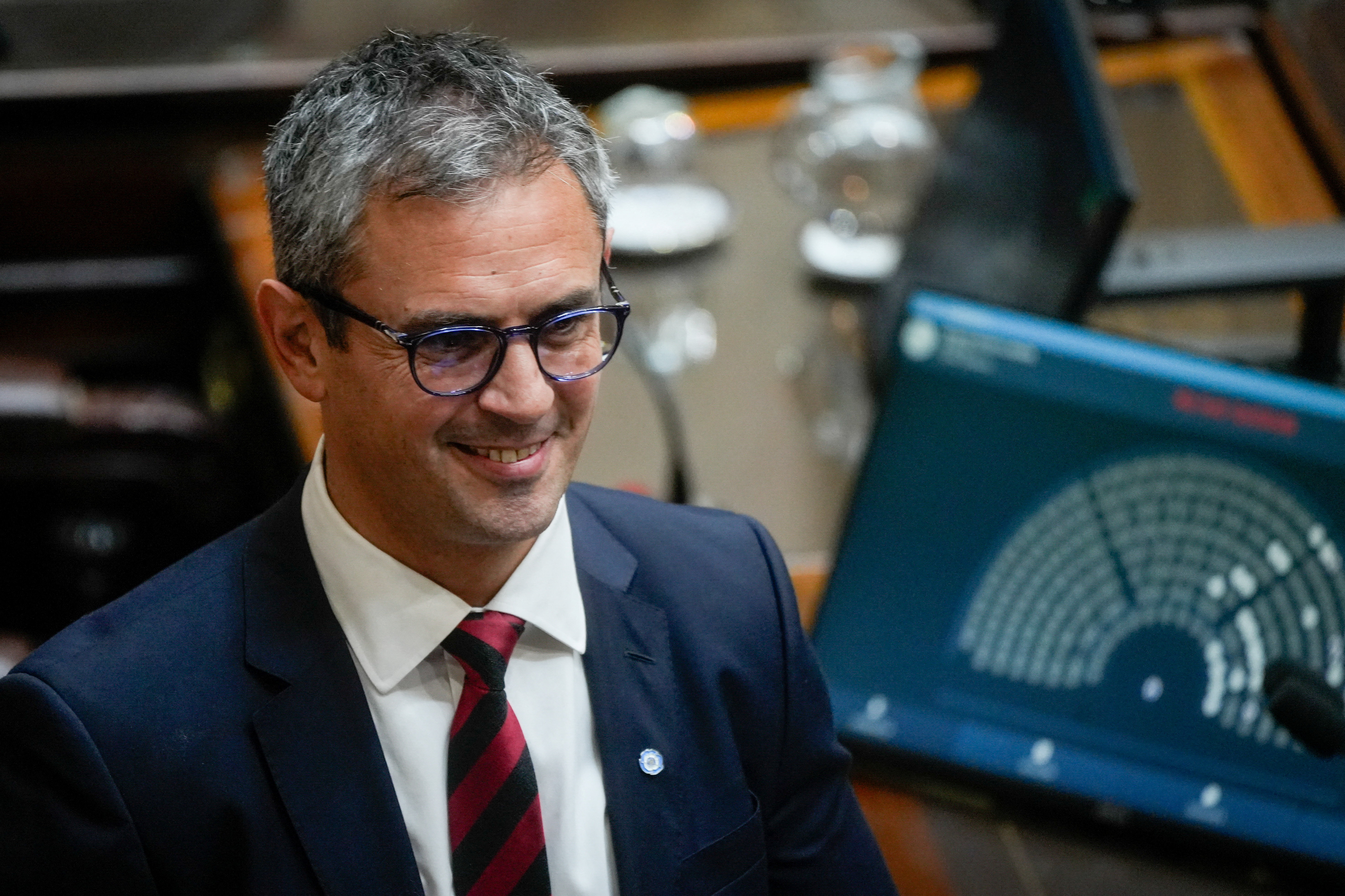 La morosidad crece en la agenda p&uacute;blica: la doble se&ntilde;al de la Iglesia y la "estrategia Adorni" en el Congreso