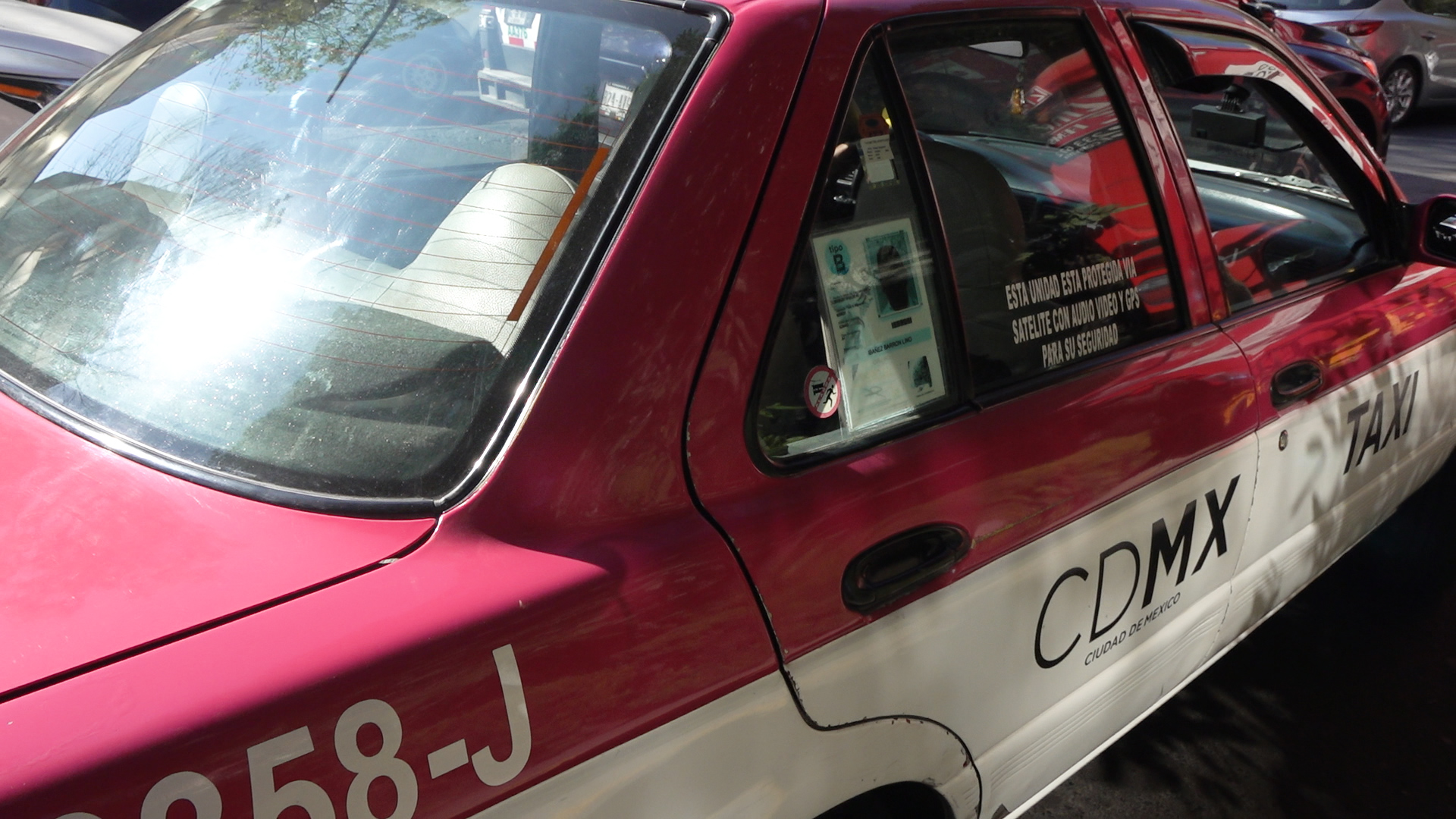 Cuáles son los nuevos símbolos de identificación de los taxis seguros en la CDMX