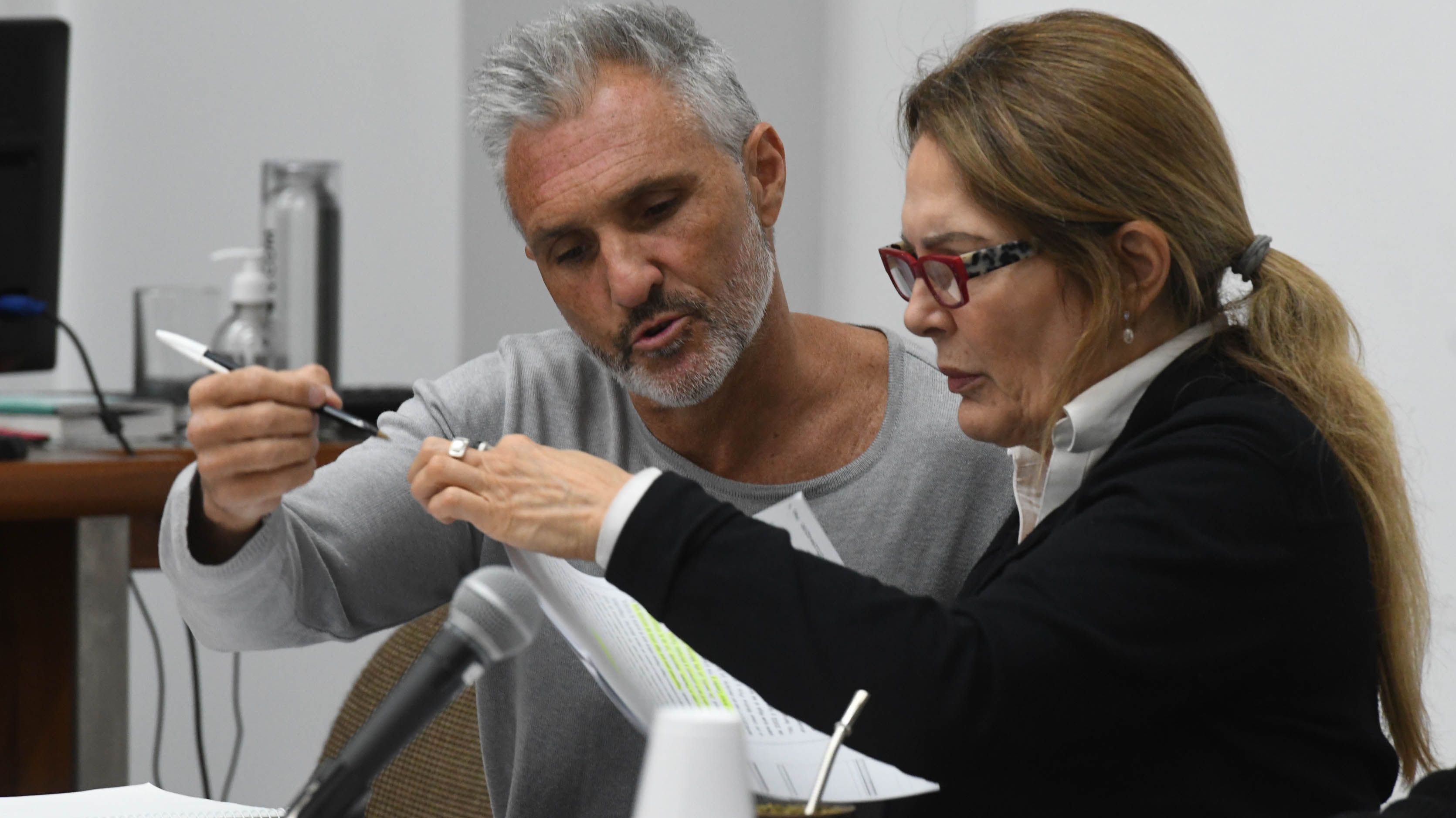 Pachelo y su defensora Raquel Pérez Iglesias (Télam)