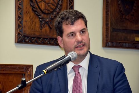 Eugenio Burzaco: “Grupos mapuches violentos se quieren quedar con parte de nuestro territorio”