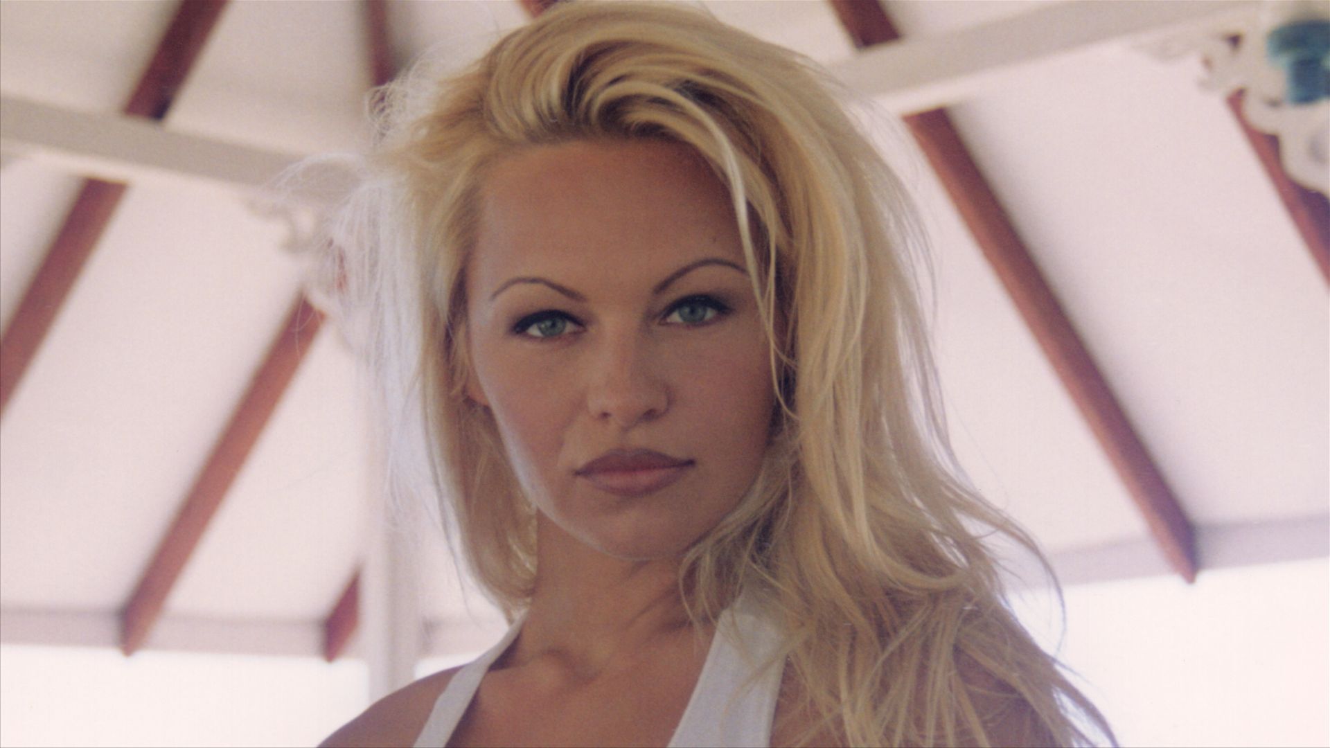 Pamela Anderson cuenta su historia con un material inédito sobre su vida