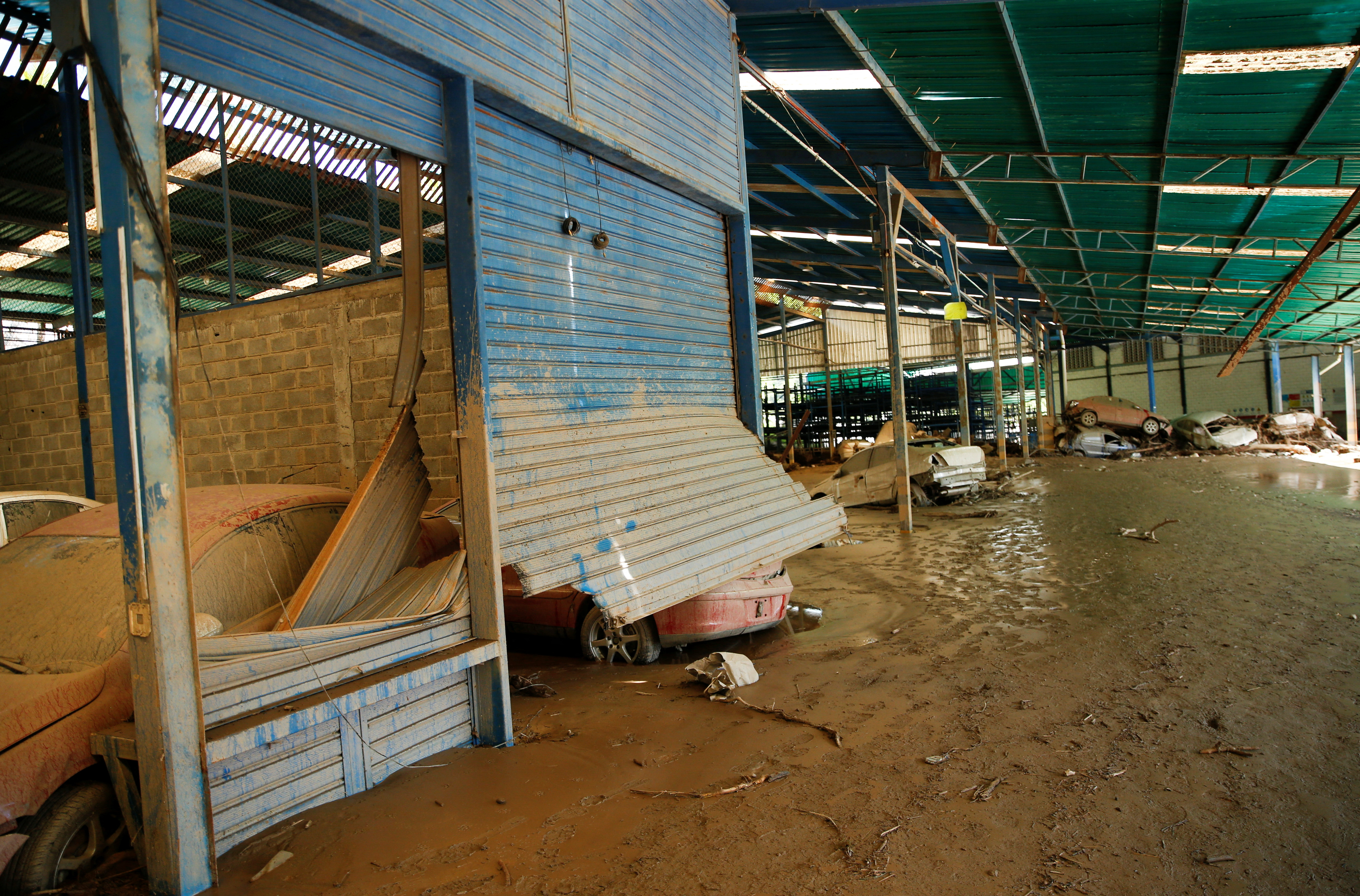 Este lunes continuaron las tareas de limpieza  REUTERS/Leonardo Fernandez Viloria