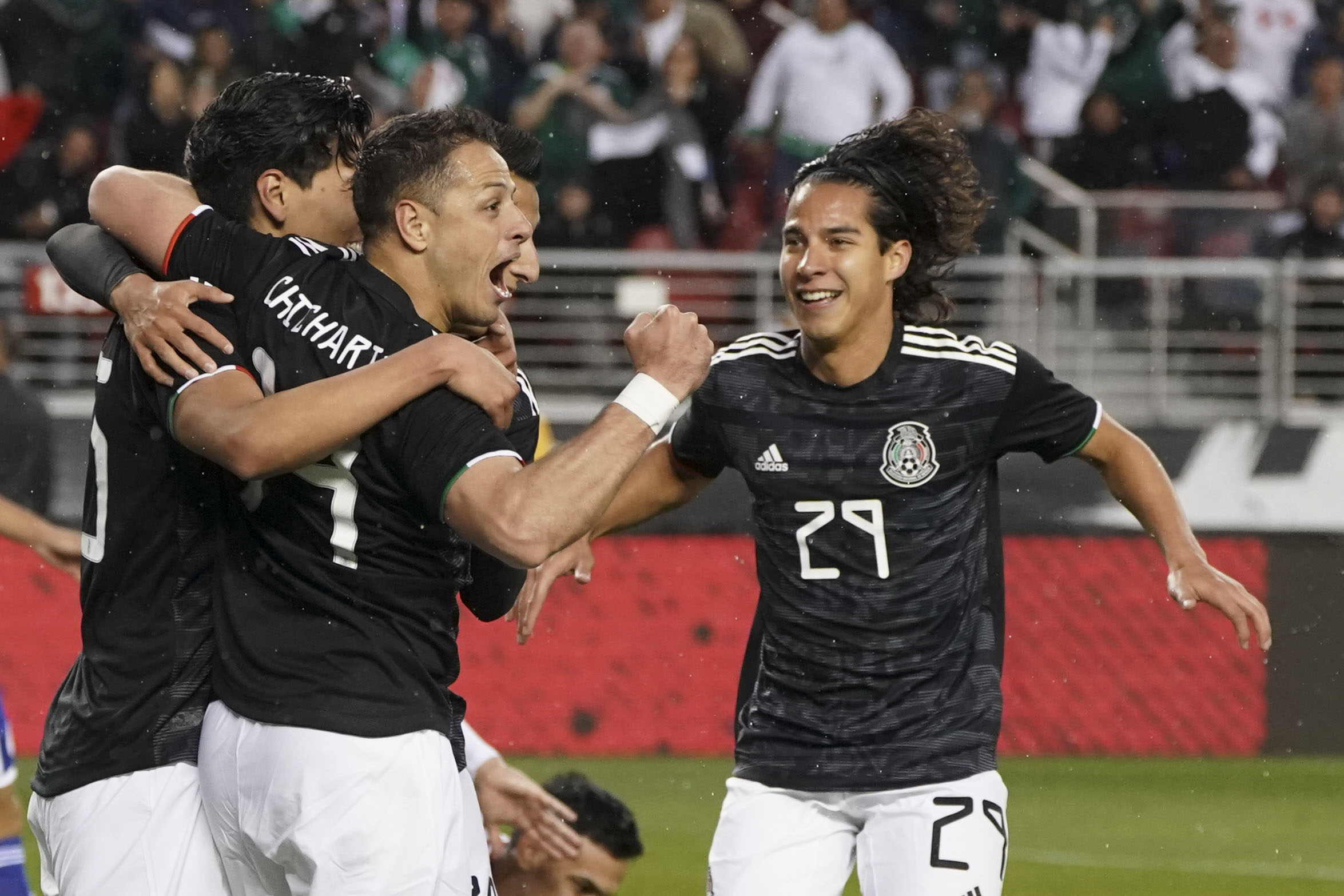 La última vez que Javier Hernández defendió la camiseta de la Selección Mexicana fue en 2019 (Foto: Kyle Terada/REUTERS)