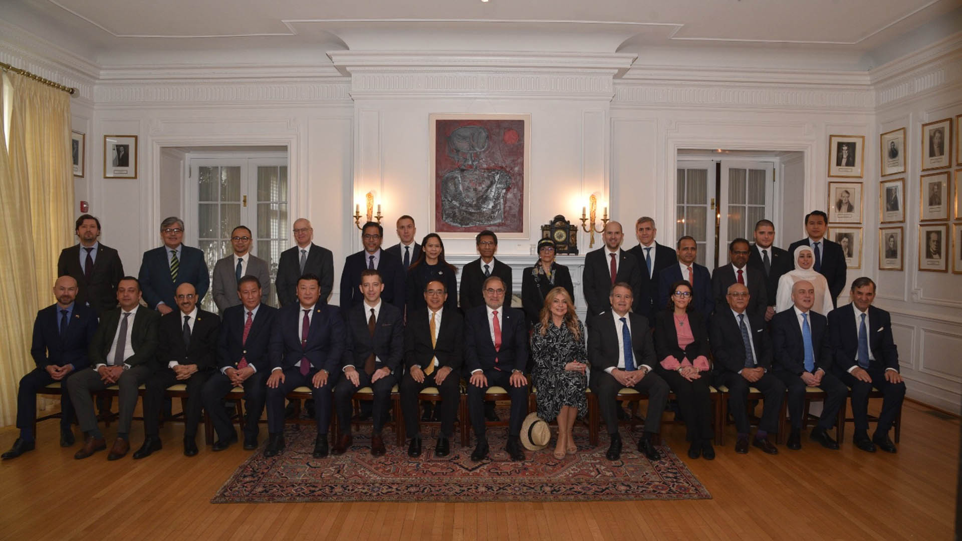 Los diplomáticos en la embajada argentina en EEUU