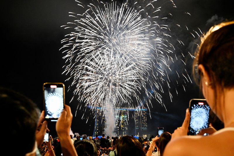 En todoo el mundo se celebra el Año Nuevo. (Foto: REUTERS/Caroline Chia)