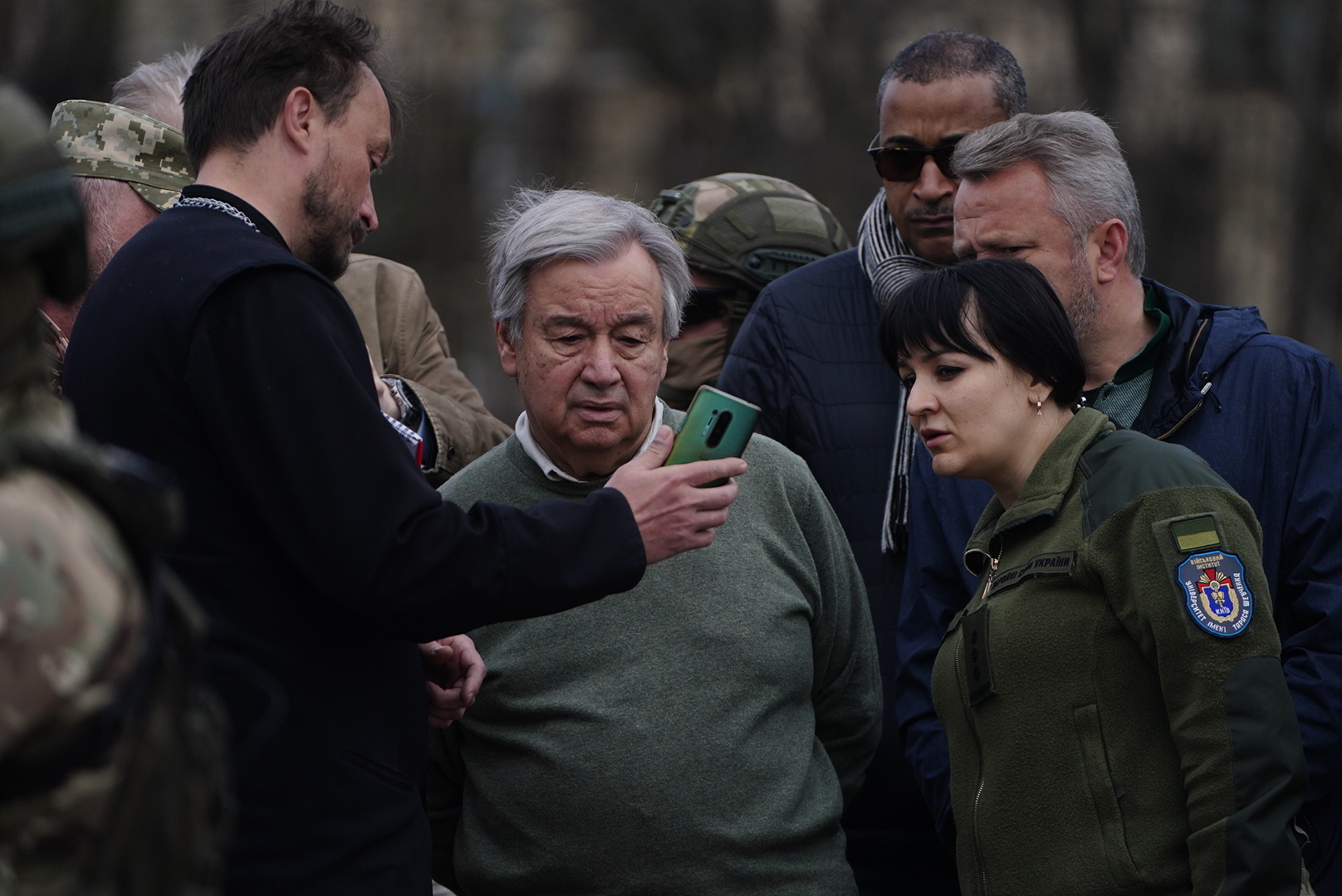 UN  The secretary spoke with officials and residents of Pucha and told him about the horrors they had experienced. 
