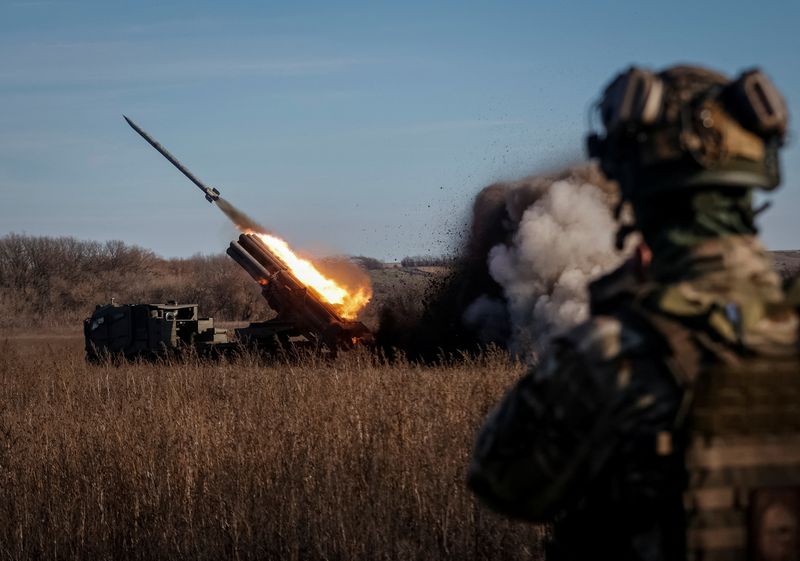 Moscú ha intensificado sus ataques en la región de Bahamut y Avdeevka, a donde han apuntado el fuego de los tanques, la artillería y la aviación (REUTERS)