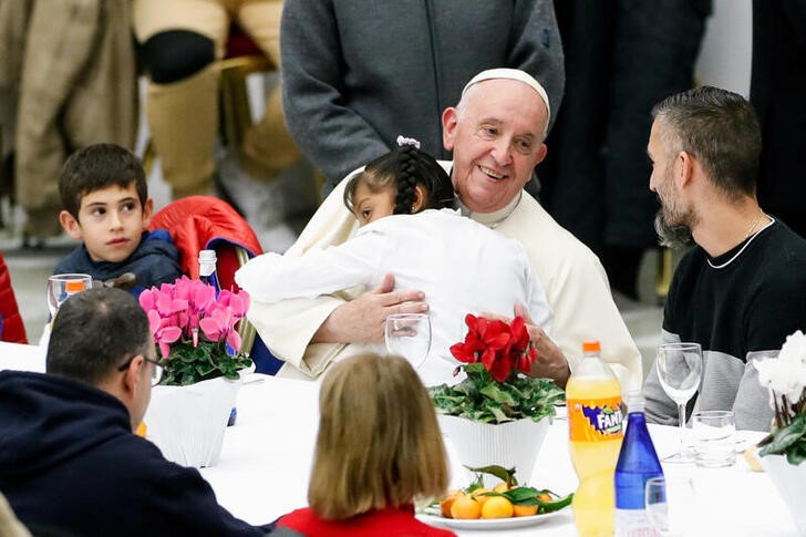 El Papa Francisco durante un almuerzo en el Vaticano (REUTERS/Remo Casilli)