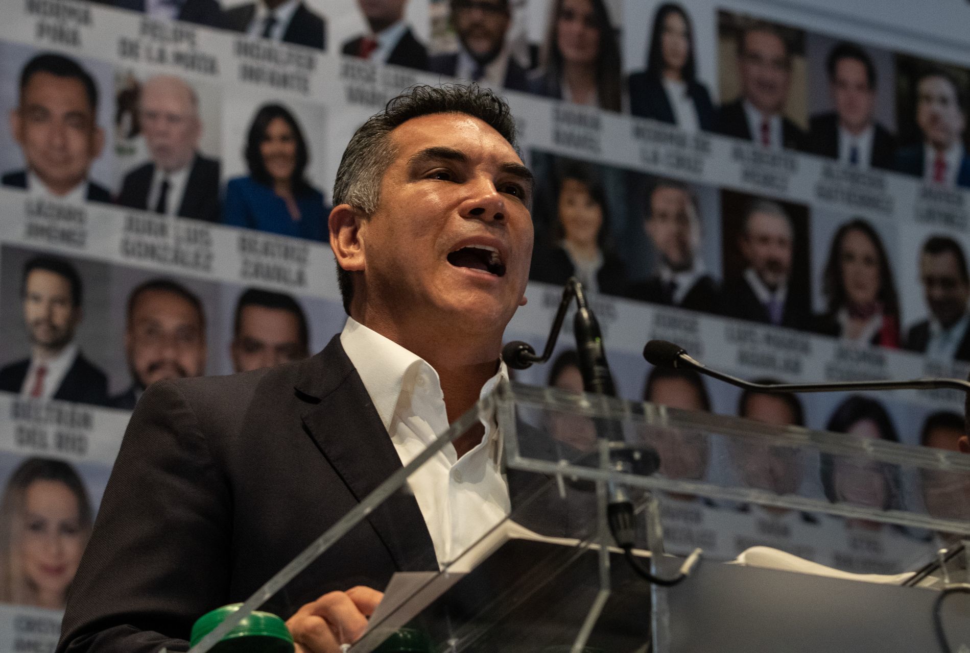 Alejandro Moreno Cárdenas, dirigente nacional del PRI, negó que las grabaciones compartidas por Layda Sansores tengan veracidad y rechazó que se trate de su voz

FOTO: ANDREA MURCIA /CUARTOSCURO.COM