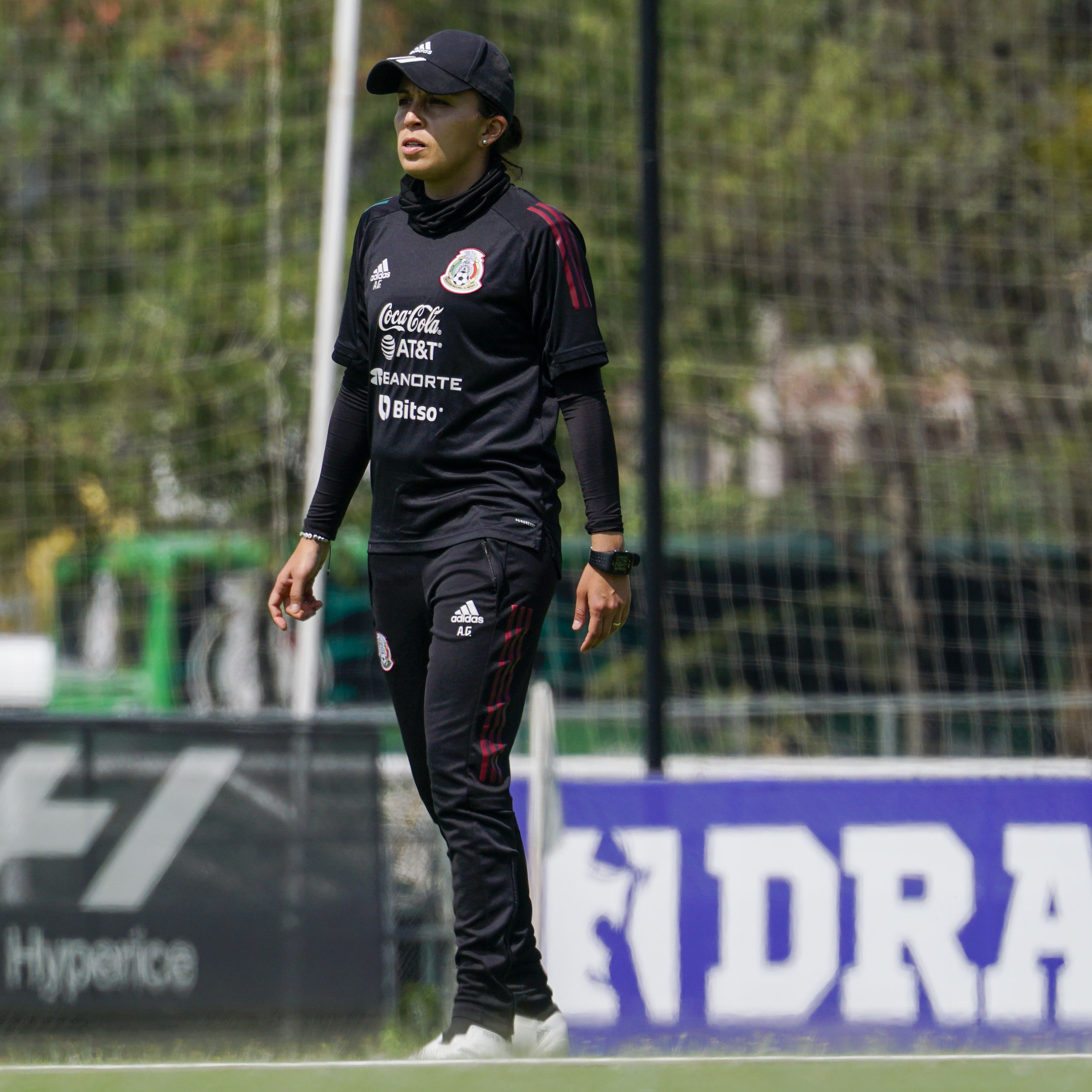 La mexicana ha tenido una amplia carrera en el fútbol, tanto como jugadora como entrenadora (Foto: Twitter / @Miseleccionfem)