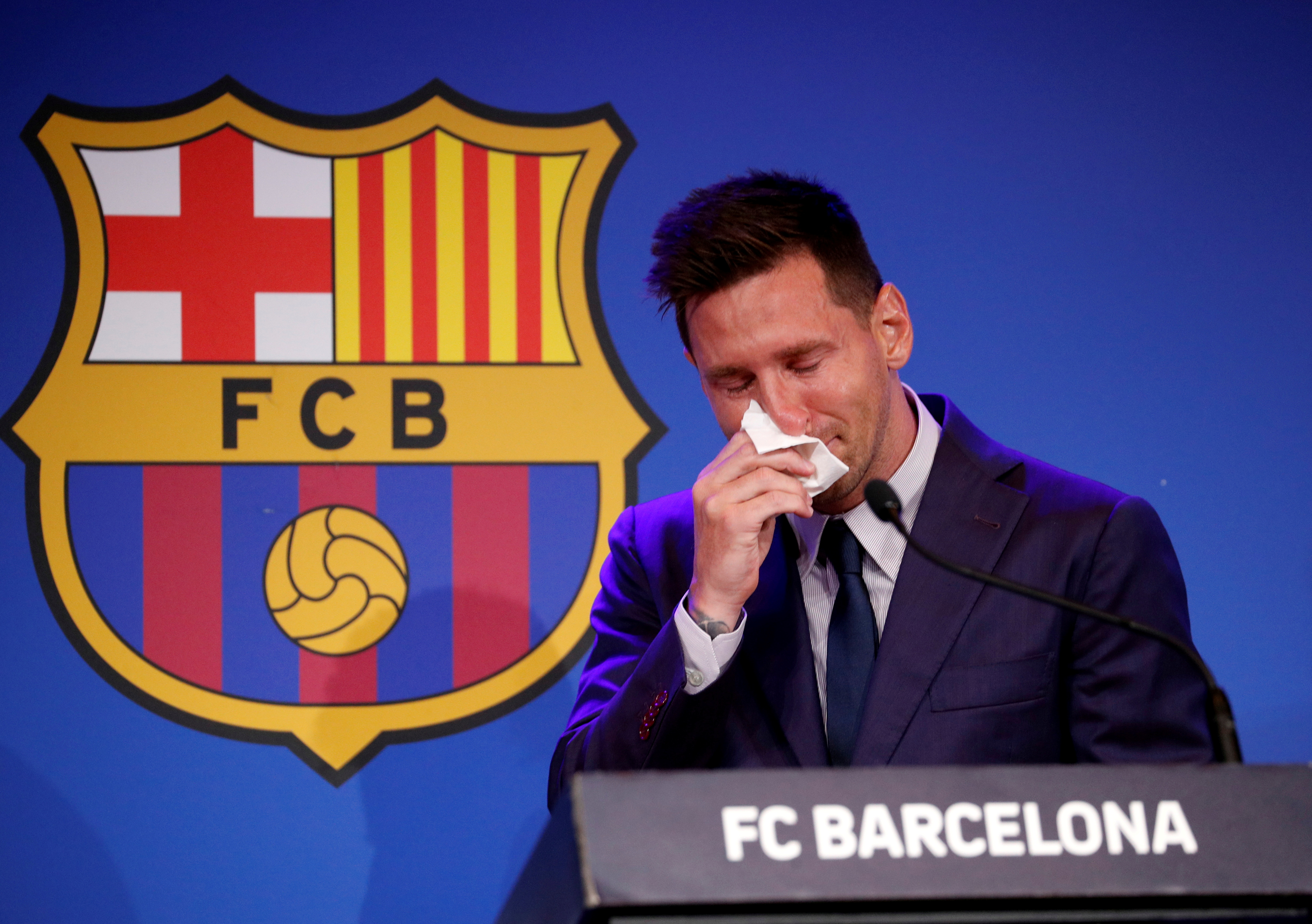 Messi se fue del Barcelona entre lágrimas (Reuters)