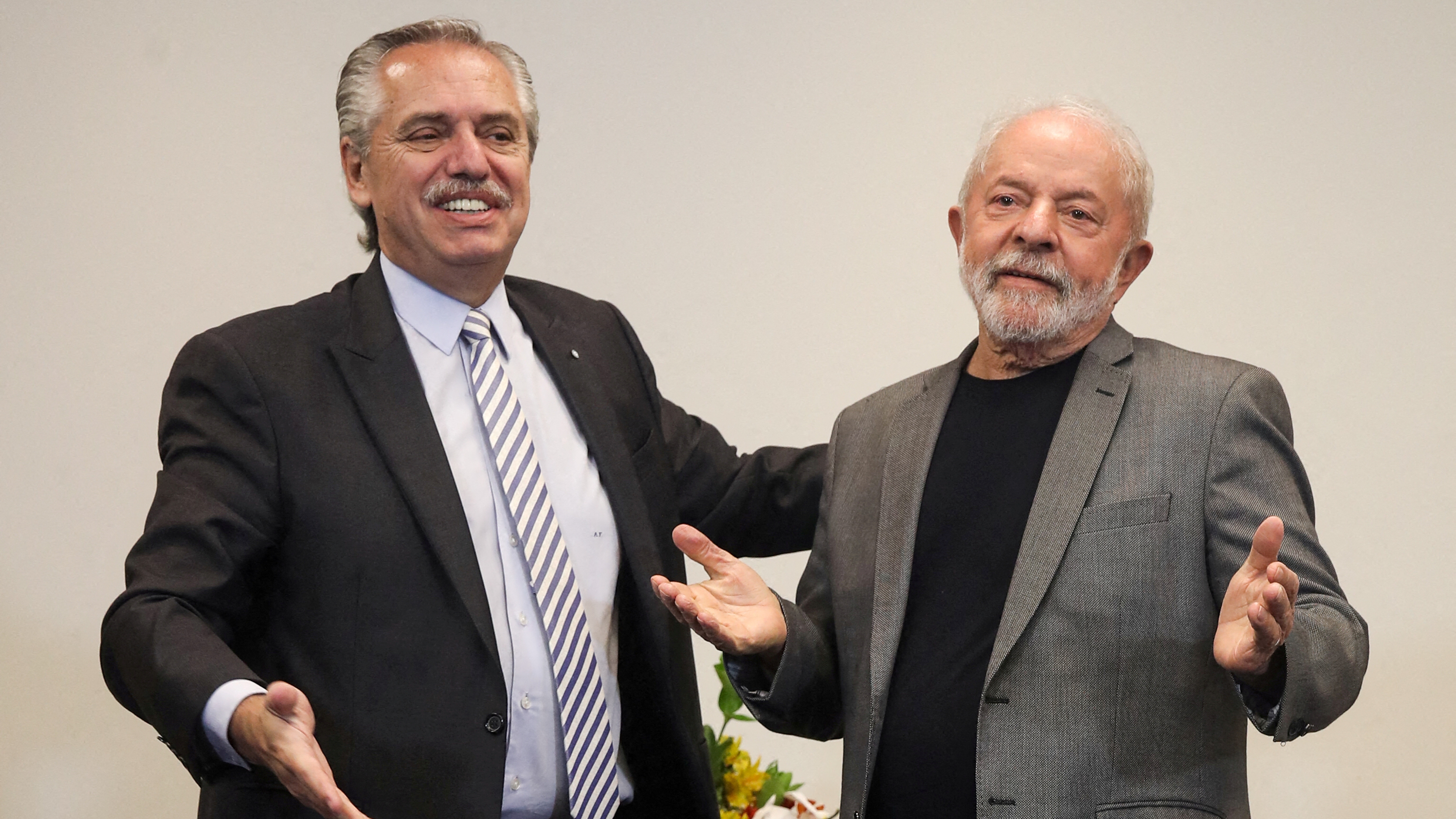 Alberto Fernández and Lula da Silva during an informal meeting in San Pablo, after the PT's victory over Jair Bolsonaro