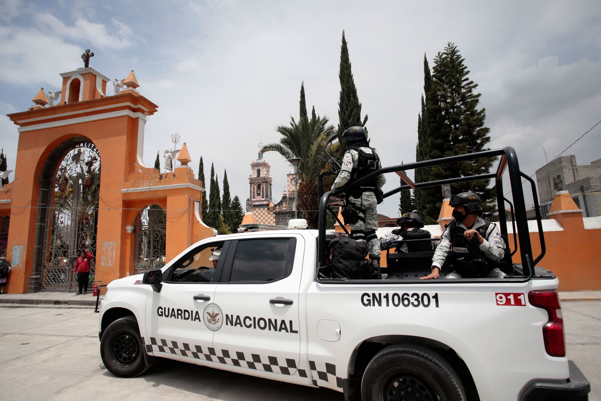 Personal de la GN realizó recorridos en San Nicolás de los Ranchos para inspeccionar las rutas de evacuación. (MIREYA NOVO/CUARTOSCURO)