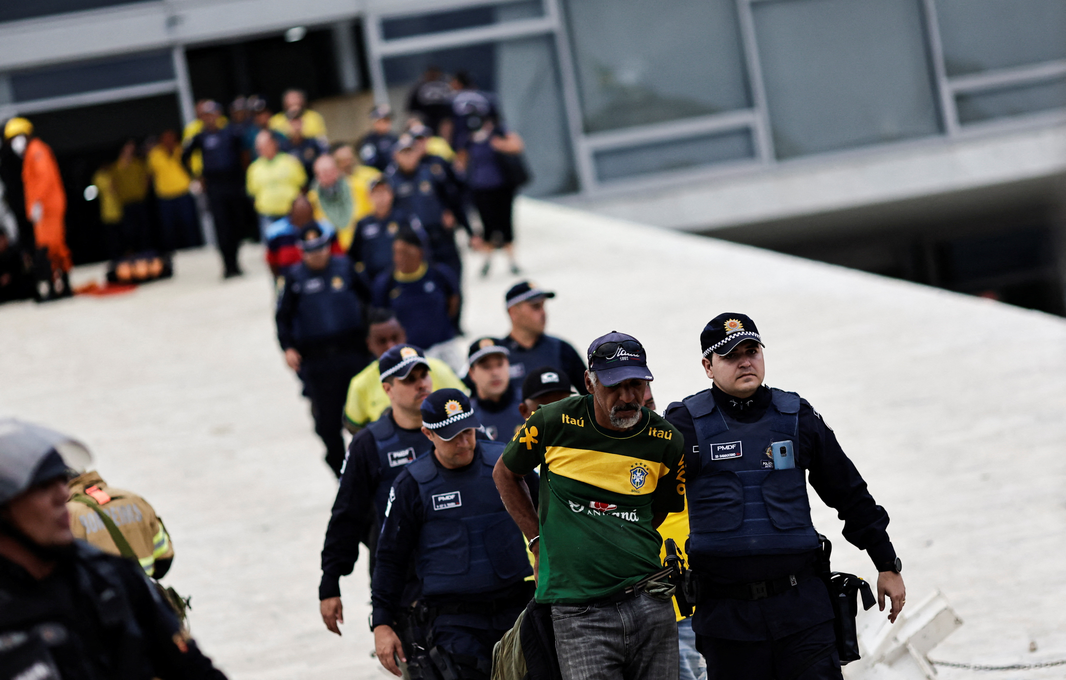 Detención de simpatizantes de Bolsonaro que invadieron Planalto (Reuters)