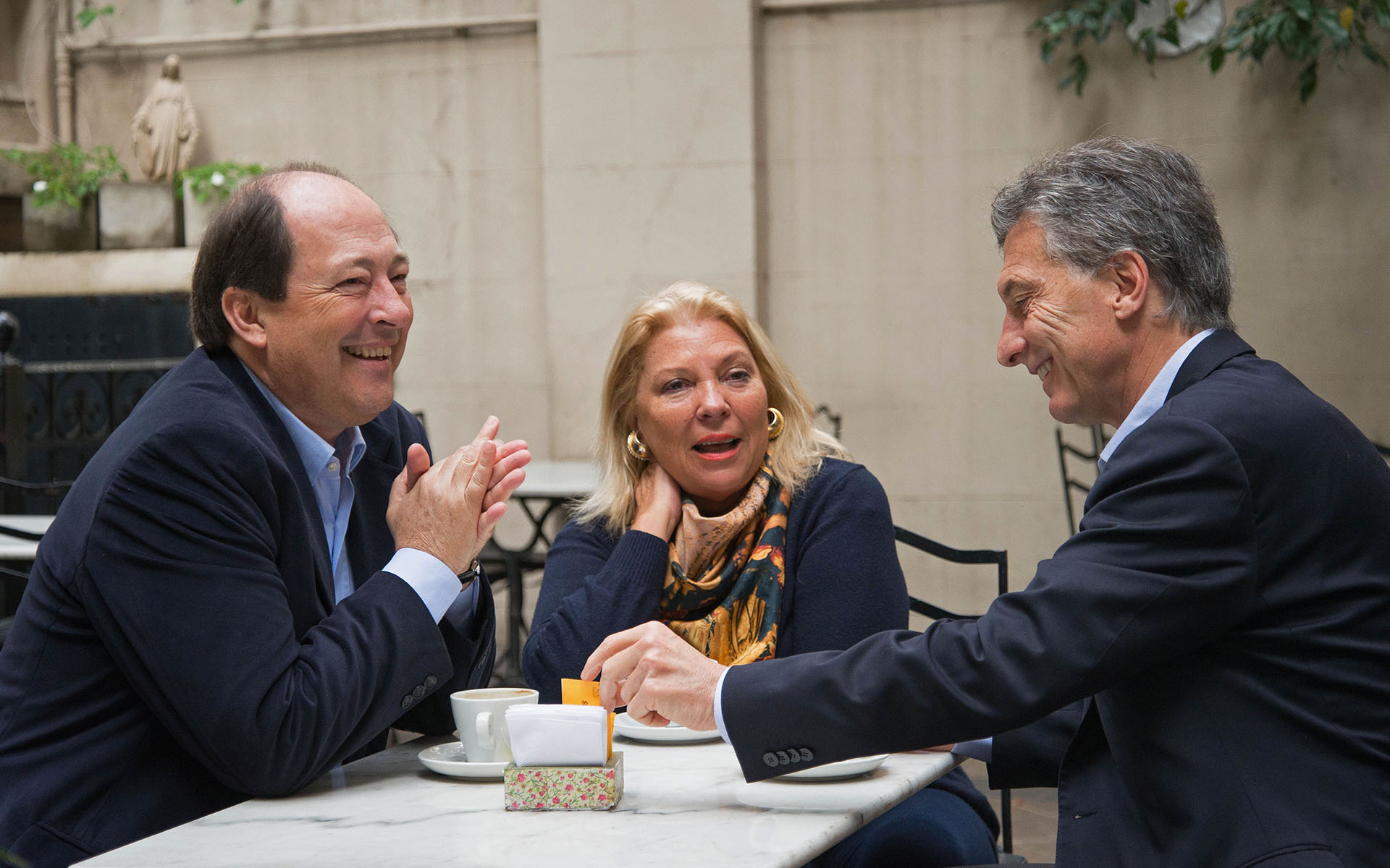 Carrió, Sanz y Macri, la foto fundación de Cambiemos, hoy Juntos por el Cambio.