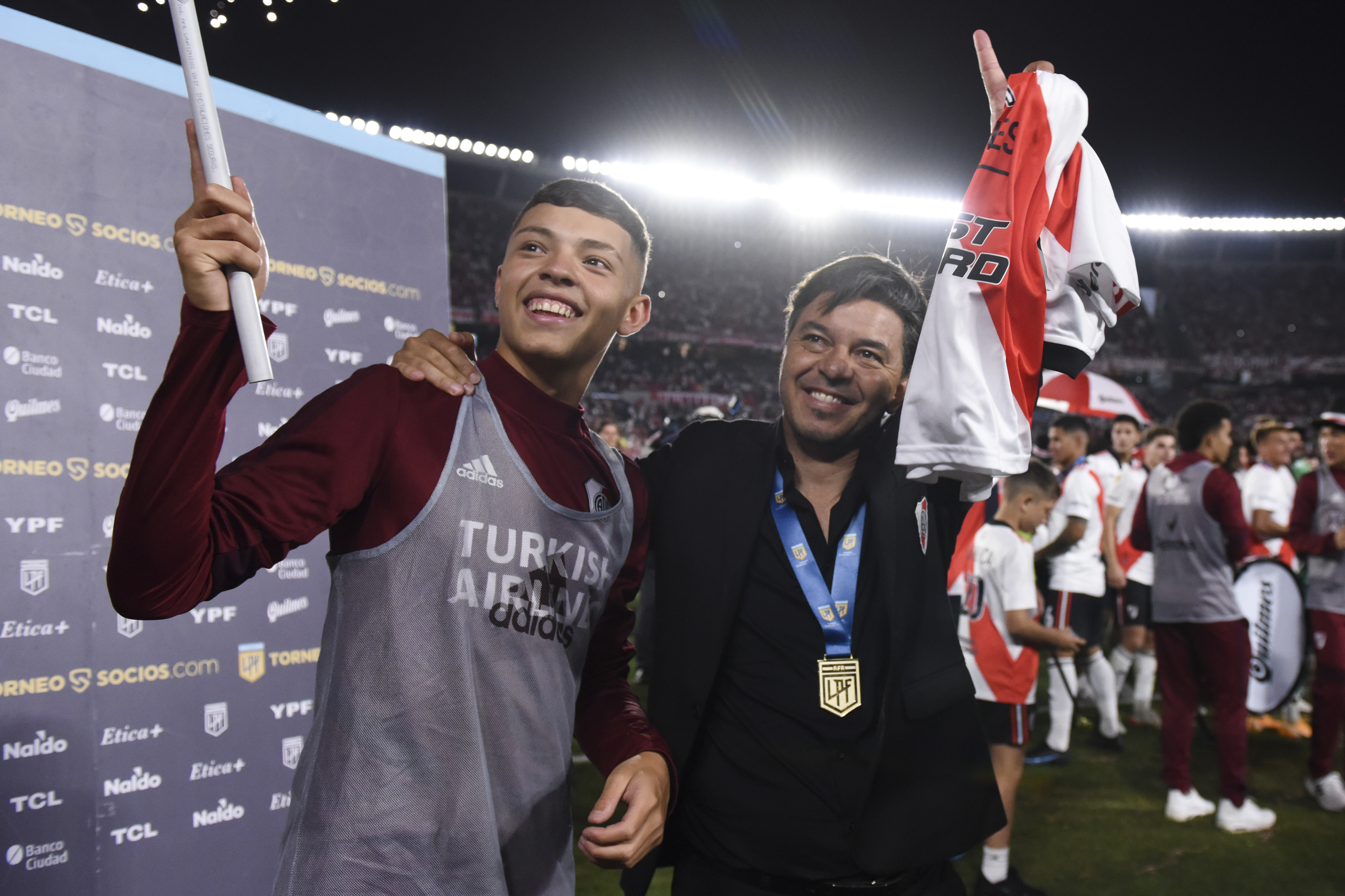 Matías junto a Marcelo durante los festejos de la Liga Profesional a fines de 2021 (Foto: Getty Images)