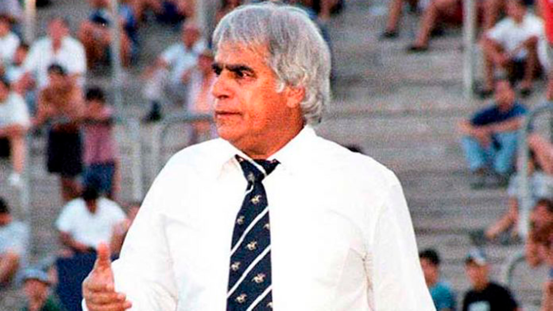  Grondona lo llevó a Independiente para la temporada 1992/93. En esa época lleguó a ser uno de los cinco técnicos mejores pagos de la Argentina 