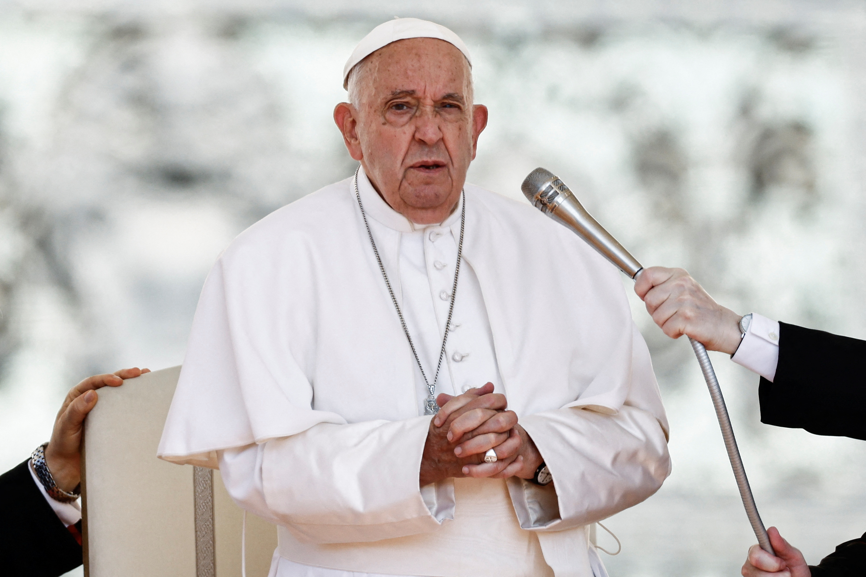 El papa Francisco dijo que los narcotraficantes son asesinos y condenó las leyes de legalización de drogas
