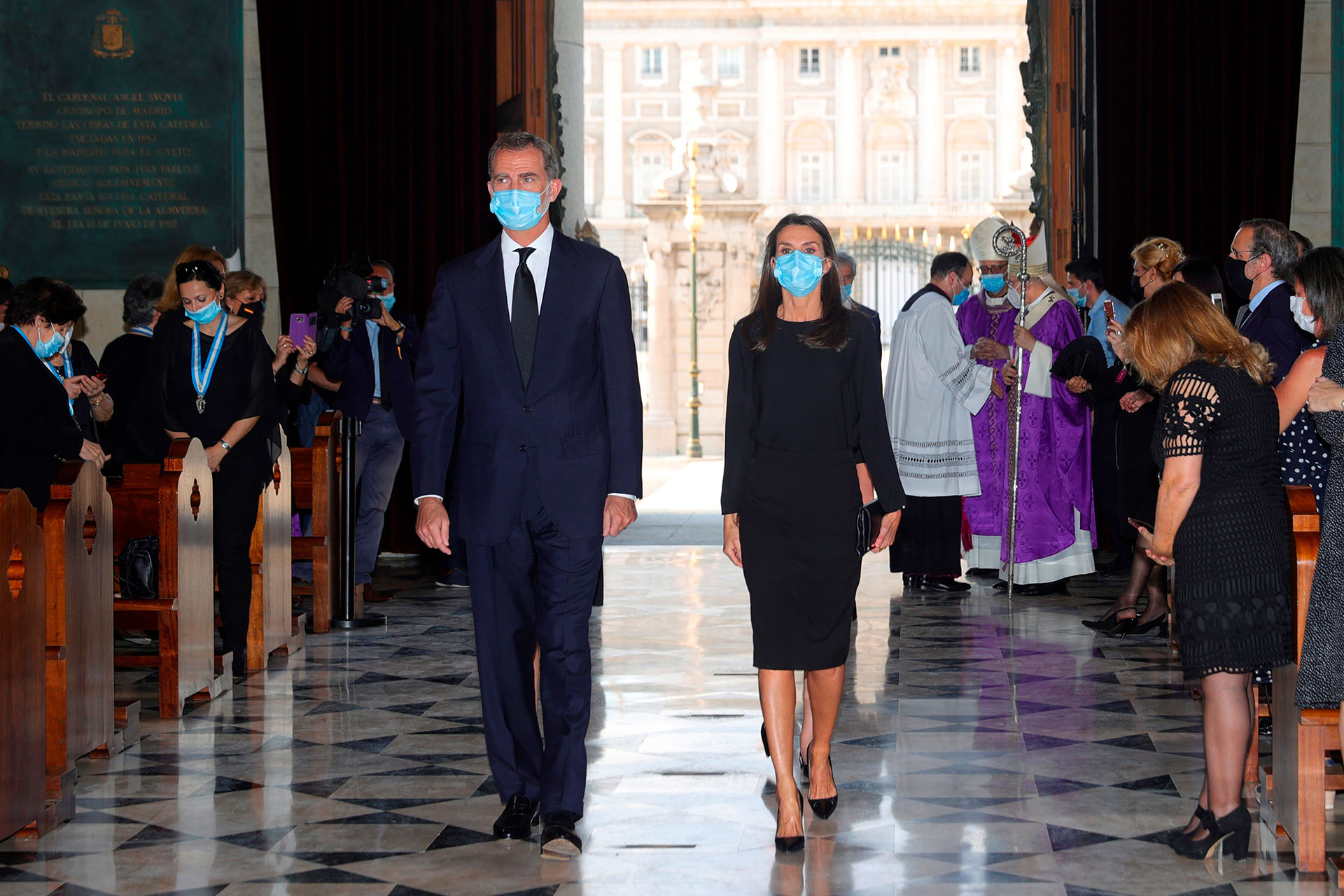 Medidas de precaución: Todos los asistentes llevaron mascarillas de protección y sólo pudieron estar presentes 400 personas, a pesar de que la Catedral tiene capacidad para unas 900