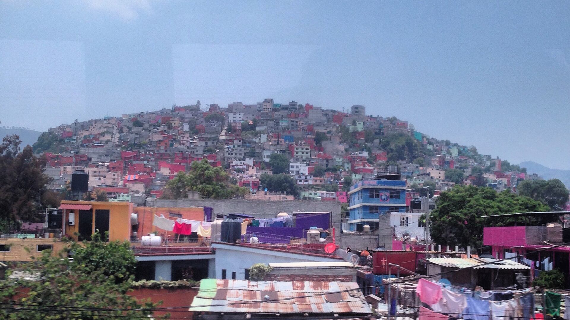 Tornados azotan San Cristóbal de las Casas, Chiapas; derriban árboles y estructuras