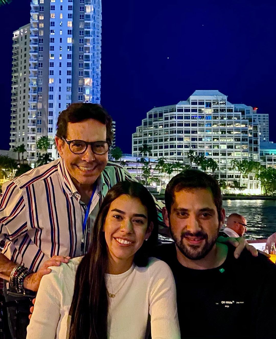 Pepillo y sus amigos en la cantina "La 20", en Miami (Foto: Instagram/juanjoseorigel)