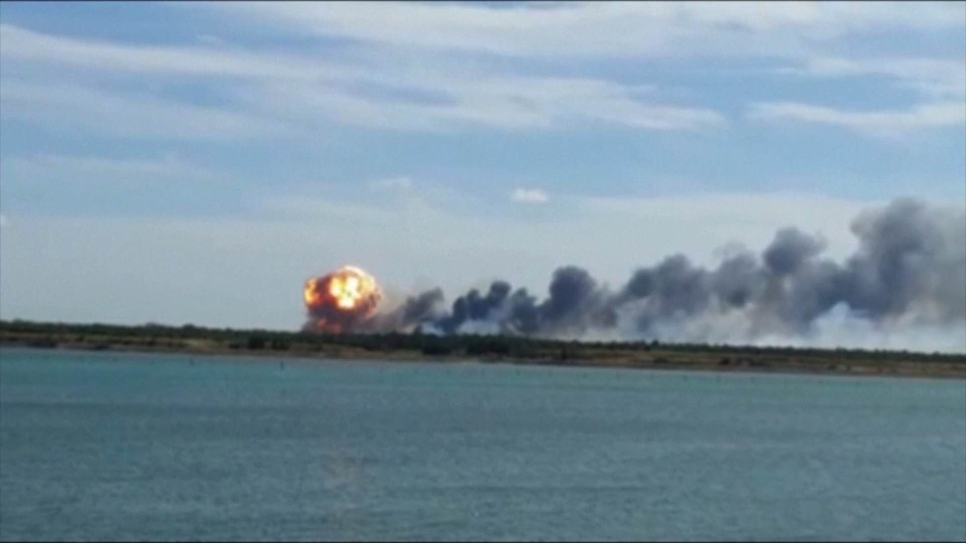 Un alto oficial dijo que Ucrania estuvo detrás de las explosiones en la base aérea rusa de Crimea