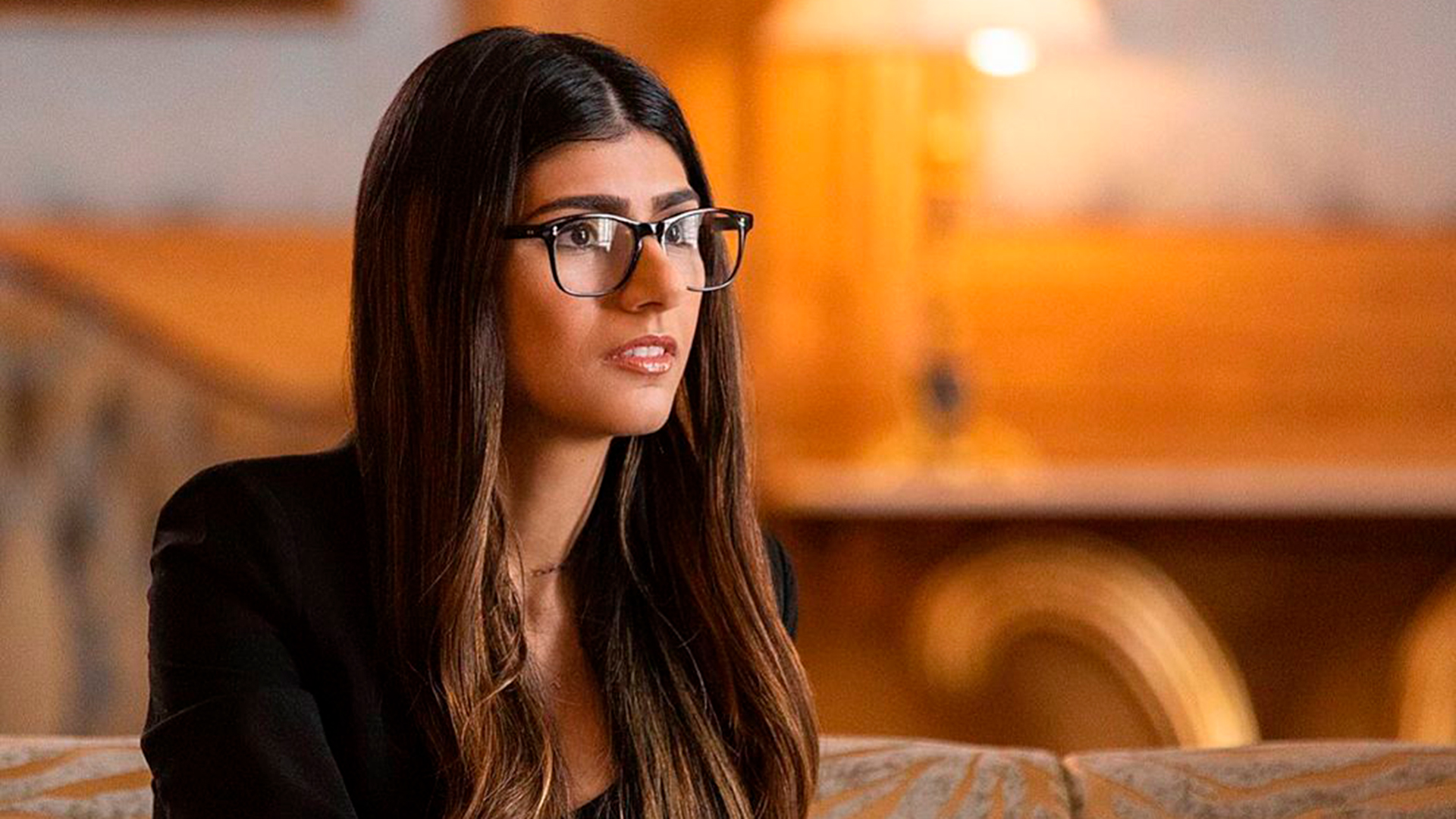 Mia khalifa con lentes porno Mia Khalifa Ayudara Al Libano Con Uno De Los Elementos Que La Hizo Famosa Como Actriz Porno Infobae