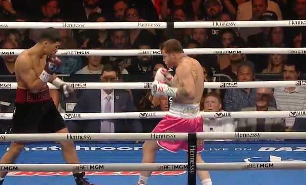 The Russian dominated the fight (Photo: Screenshot/Azteca Deportes)