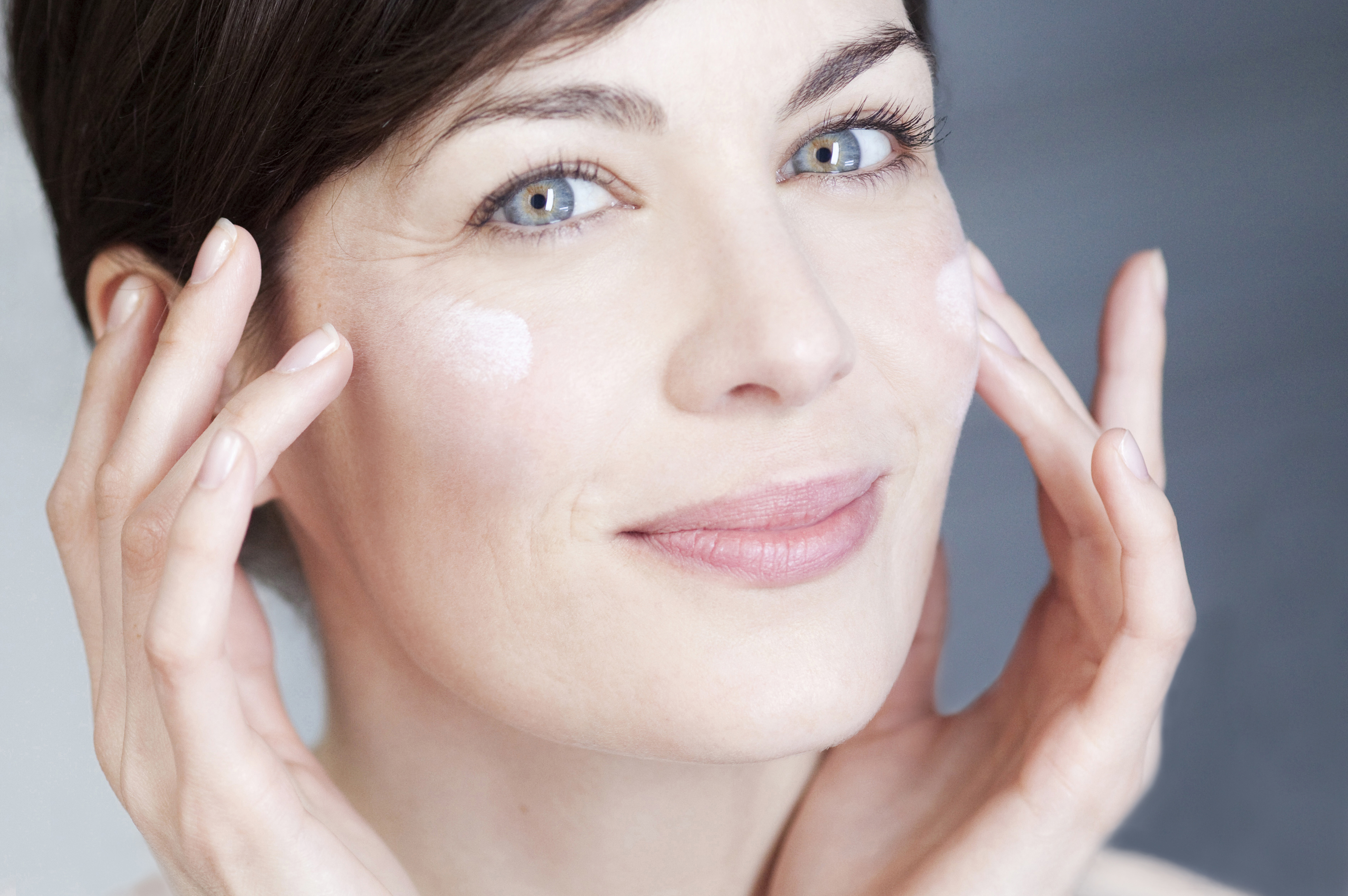 Los 10 errores más comunes a la hora de cuidar la piel y cómo evitarlos