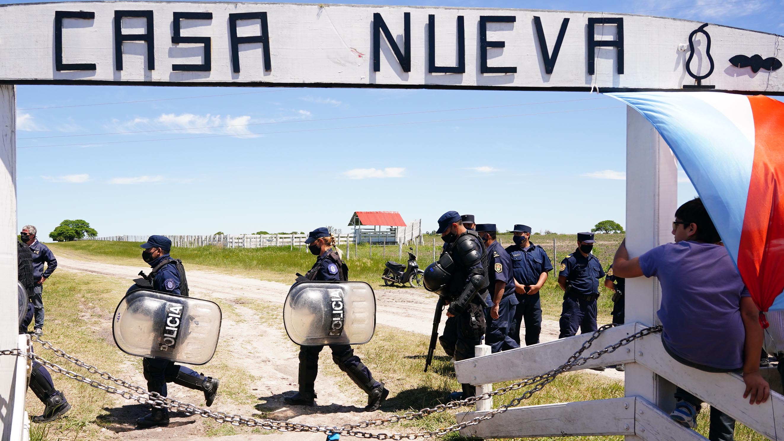 Treinta militantes de la organización de Juan Grabois podrían ir a juicio por la usurpación del campo de Luis Etchevehere