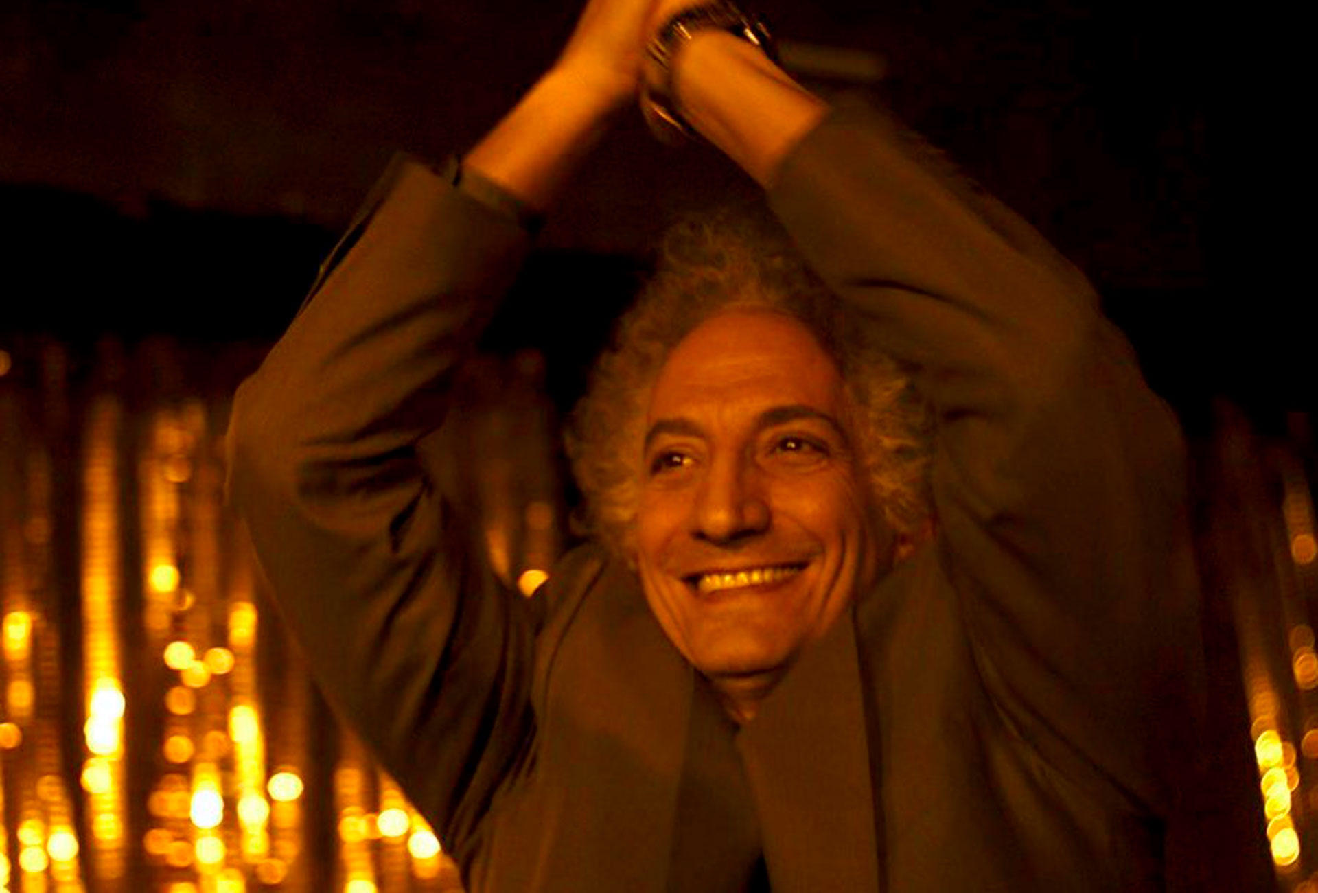 Juan Minujin como  Guillermo Coppola