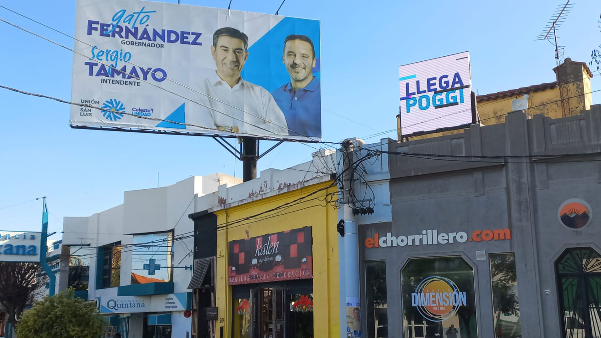 Proselytizing posters in the center of the San Luis capital with the two main candidates for governor