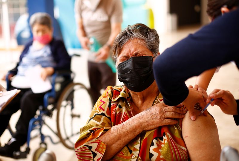 Hasta el último corte, la dependencia gubernamental ha registrado 2,304,096 casos de contagios acumulados de coronavirus y 212,228 muertes a causa de la enfermedad  (Foto: Reuters/ José Luis González)