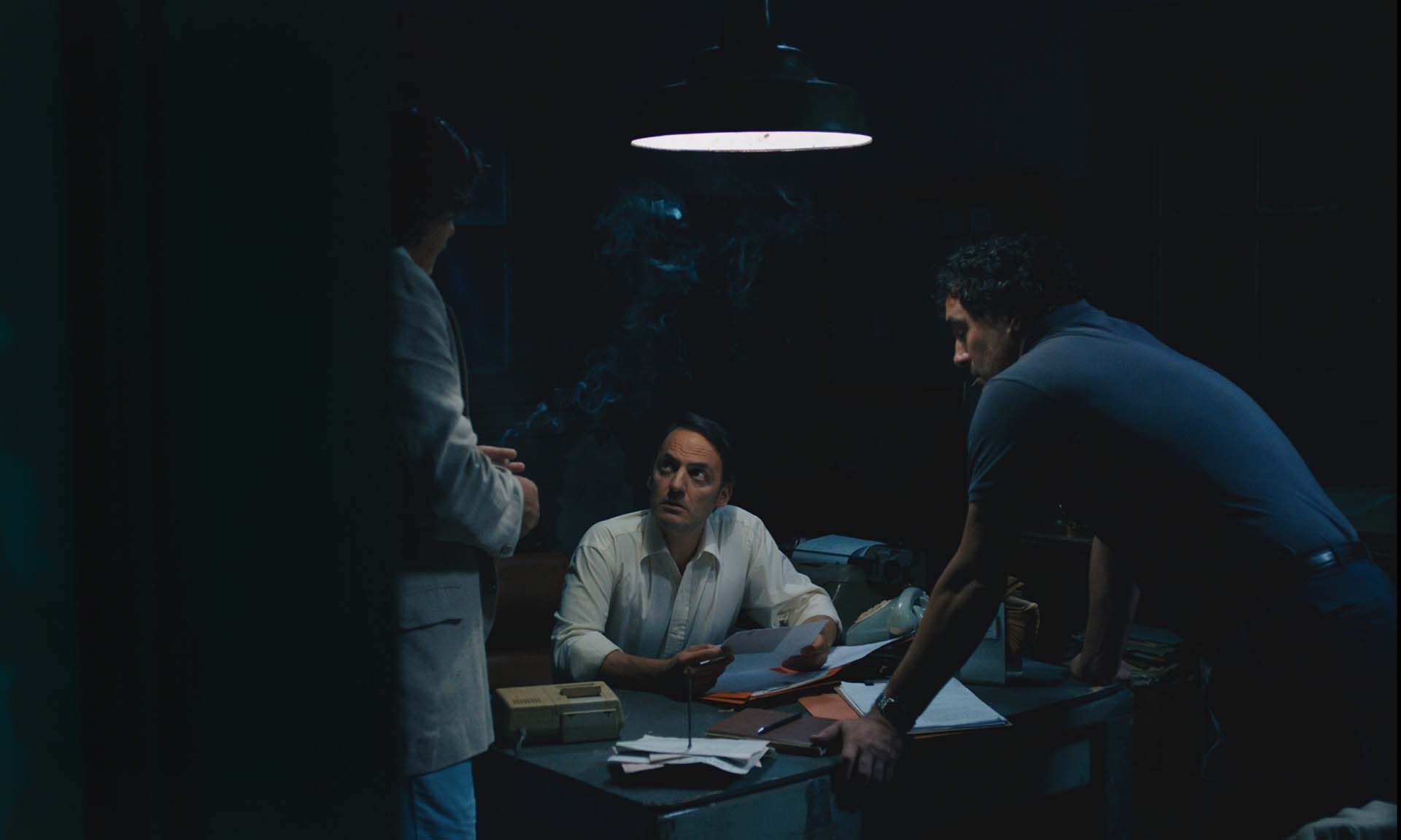 El guion de "Azor" contó con la colaboración del cineasta argentino Mariano Llinás 