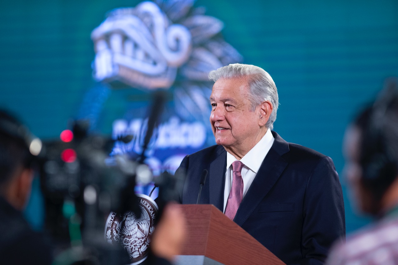 “estoy De Acuerdo” Amlo Defendió La Escultura De “tlali” Que Ocupará El Lugar De Cristóbal