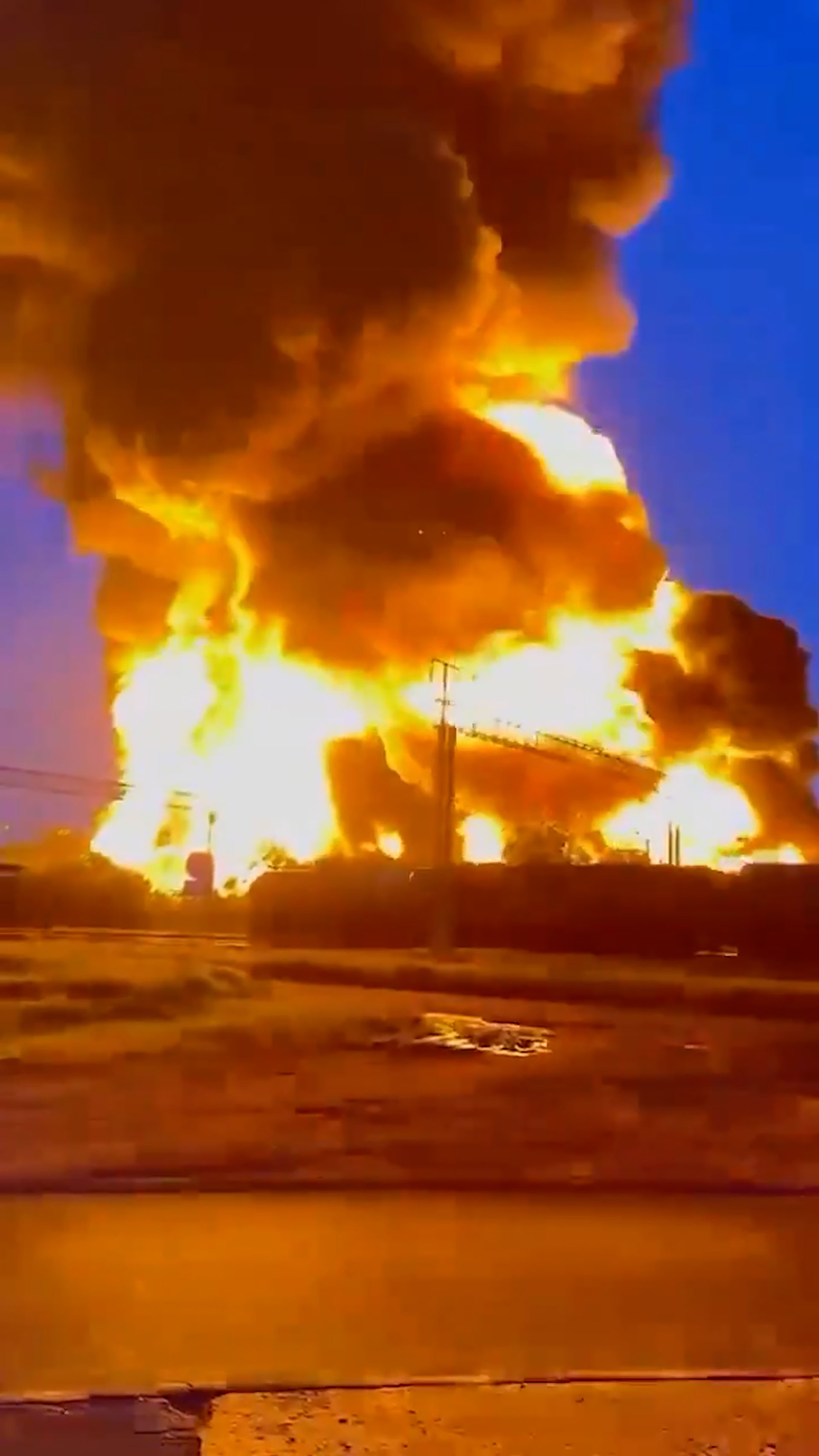 Ucrania atac&oacute; arsenales y dep&oacute;sitos de petr&oacute;leo en las regiones rusas de San Petersburgo y Krasnodar 