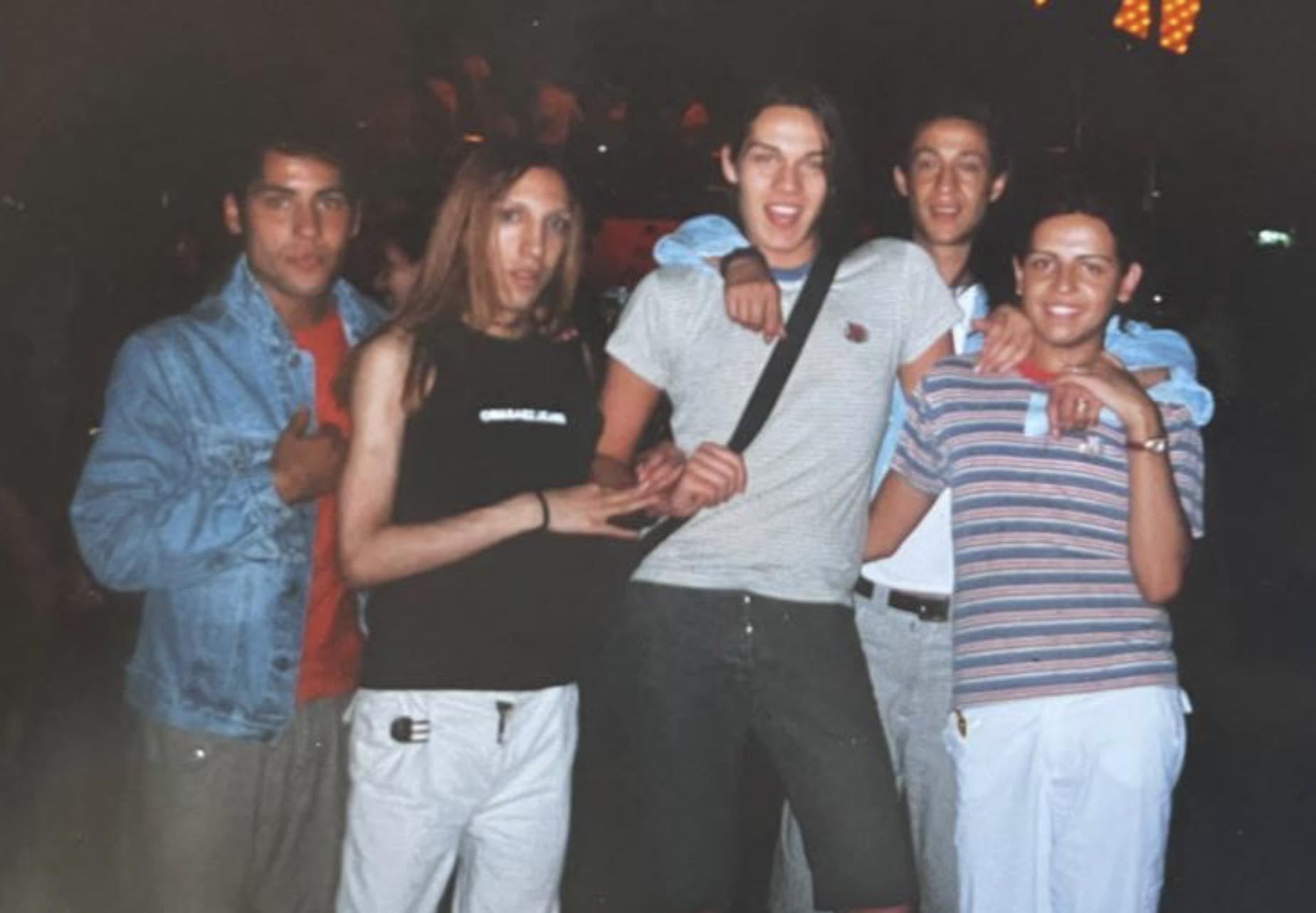 Mariana Genesio Peña y su grupo de amigos en tiempos de Hangar 18, la disco gay en la que comenzó a vestirse de acuerdo a su identidad