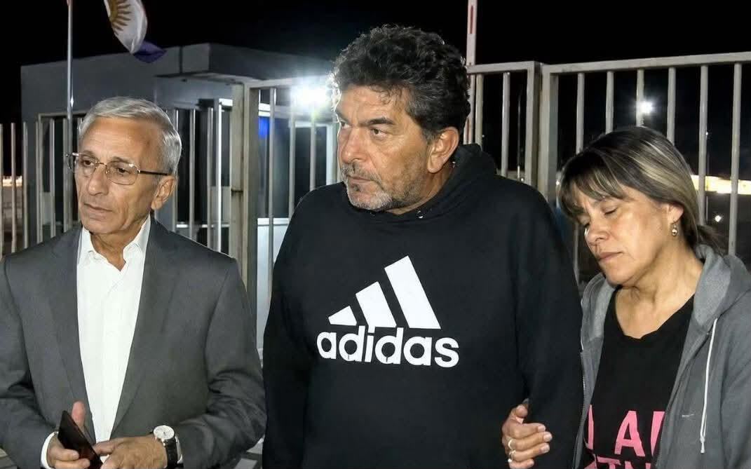 El abuelo de Agostina Vega fue dado de alta y volvi&oacute; a reclamar justicia por el crimen de la adolescente: 
