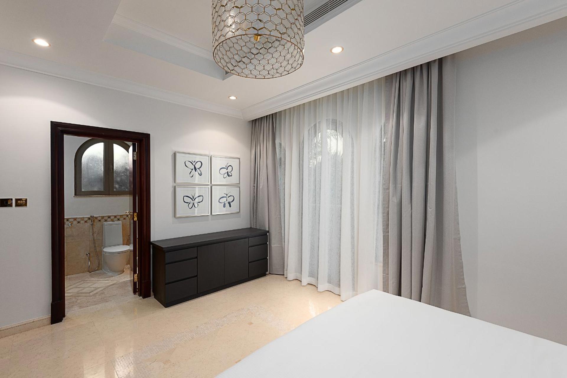 Flash de una de las habitaciones, también con baño privado (worldwidelux)