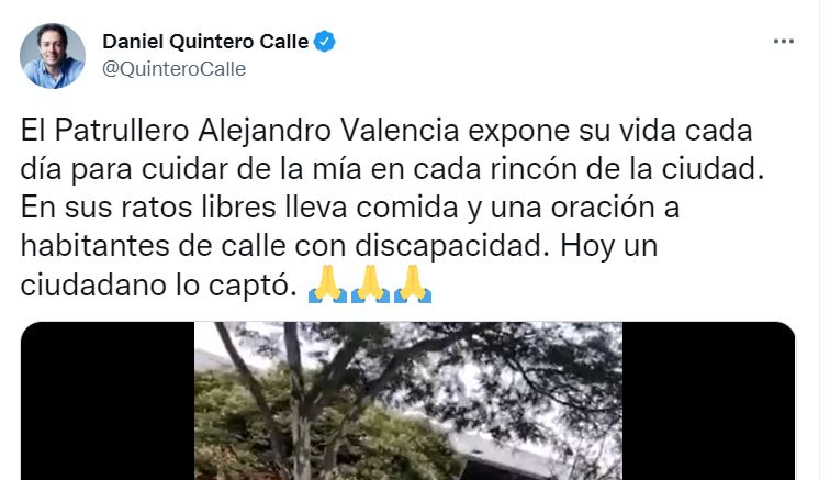 Alcalde de Medellín se refiere al policía que comparte comida con hombre de la calle. Twitter de Daniel Quintero.