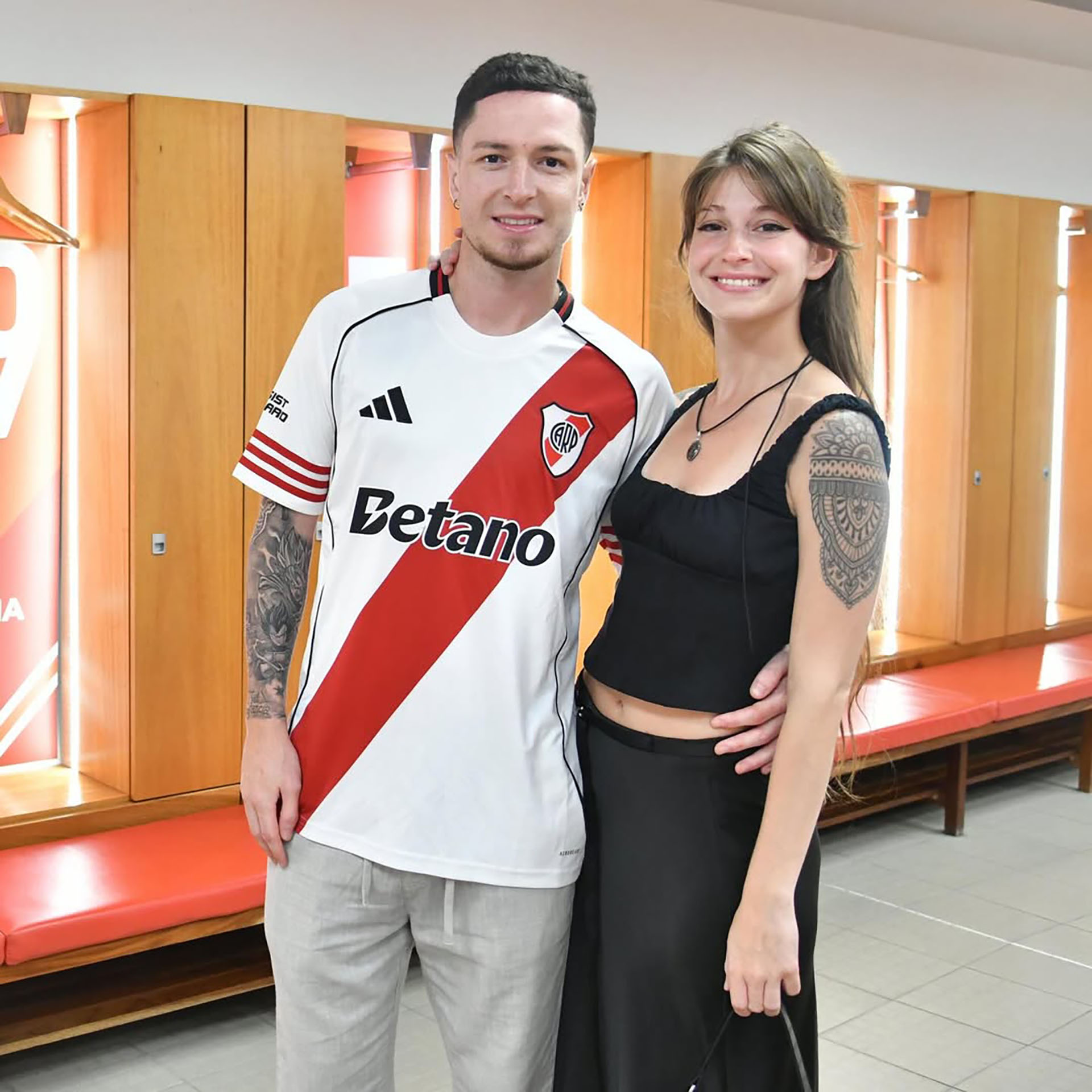 Hallan un sorprendente ecosistema de “hielo inflamable” y vida extrema en el fondo del océano Ártico