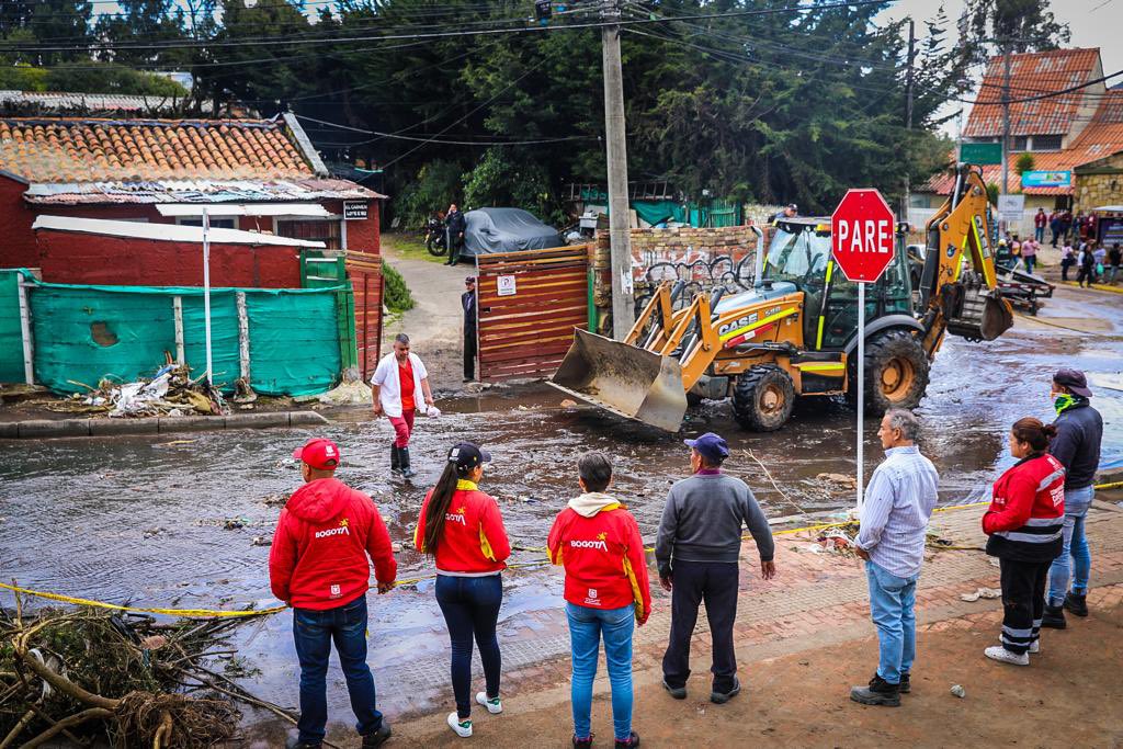 Emergencia en La Calera: por más de 15 horas entidades del Distrito y la Gobernación prestaron asistencia en las zonas afectadas por la ola invernal 