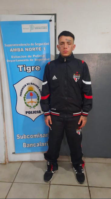 Despre, el joven cantante, tras ser detenido