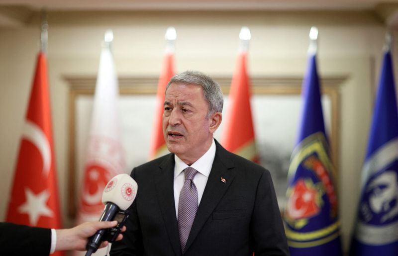 El ministro de Defensa turco, Hulusi Akar