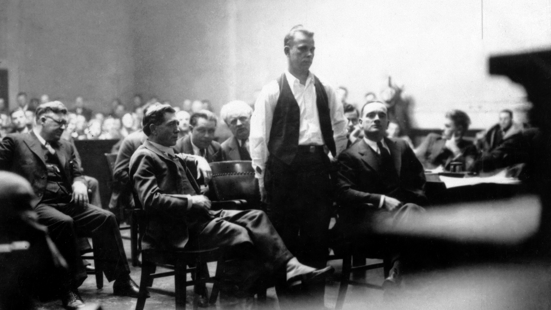 John Dillinger tenía 31 años cuando agentes de la Oficina Federal de Investigaciones lo mataron a balazos a la salida de un teatro. La versión oficial dice que fue asesinado el 22 de julio de 1934  (Chicago History Museum / Getty Images) 
