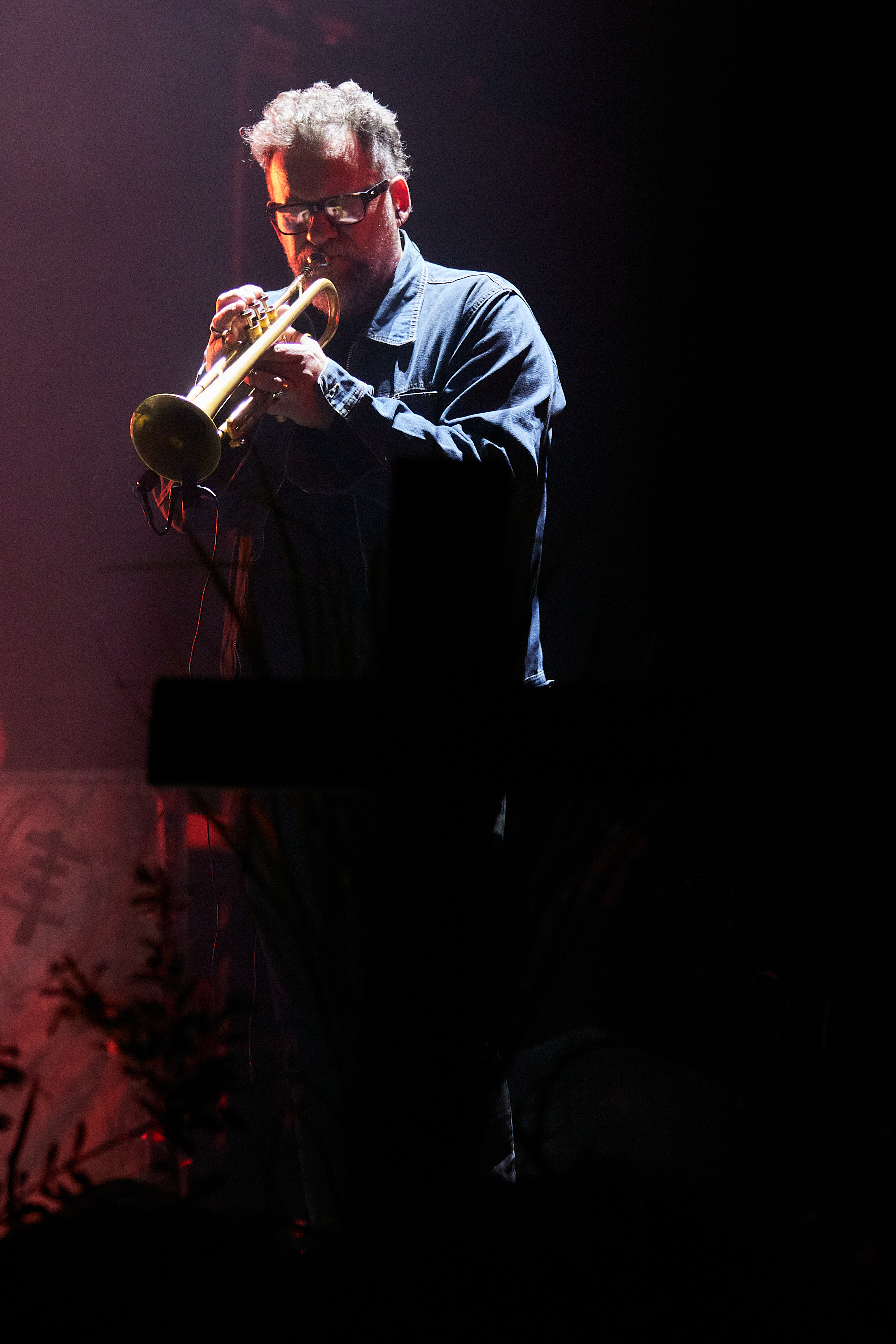 Gillespi fue otro de los invitados de la noche: hizo una intro jazzera para "La primera"